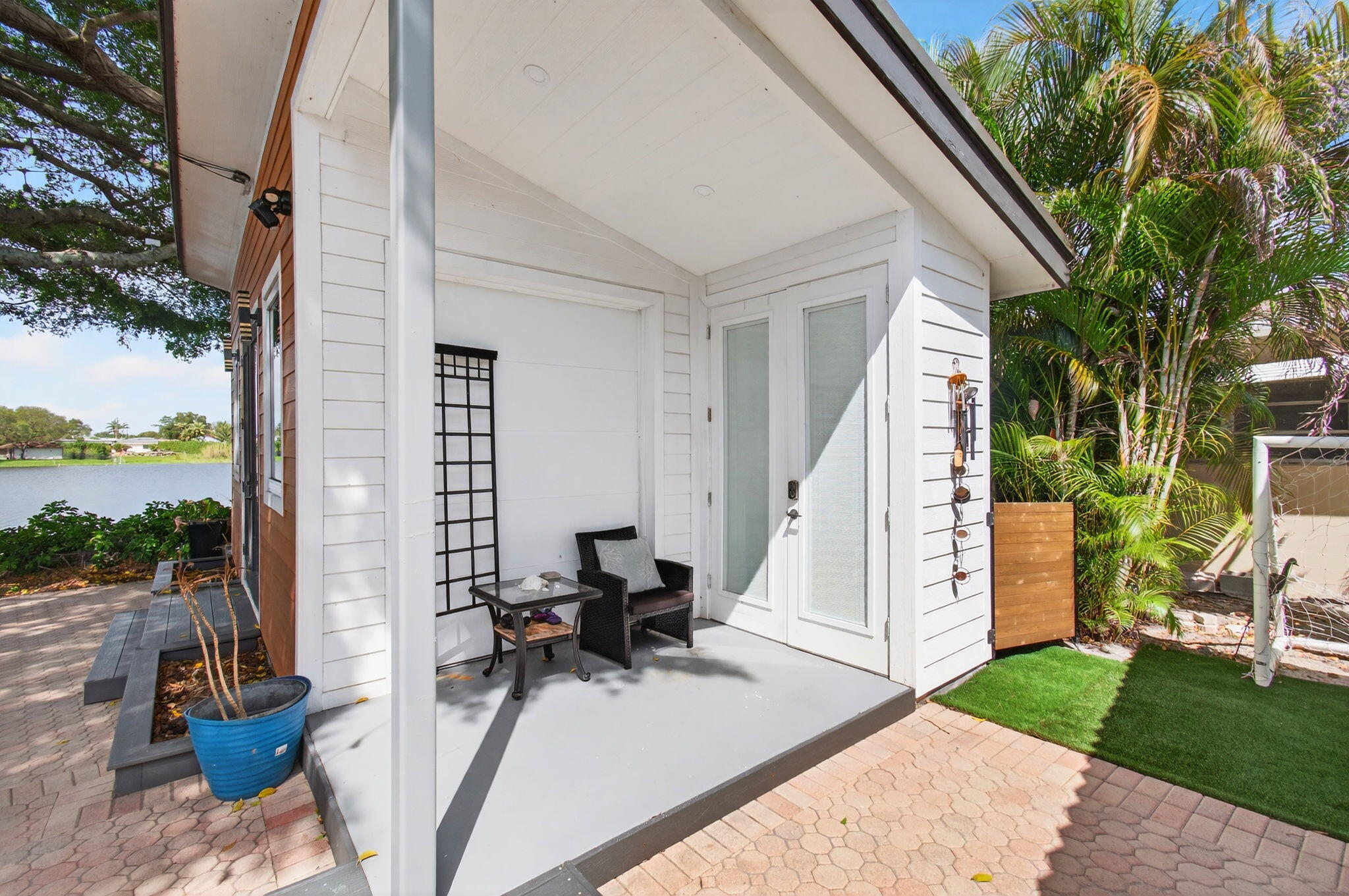 ISLAND ESTATES - Residential