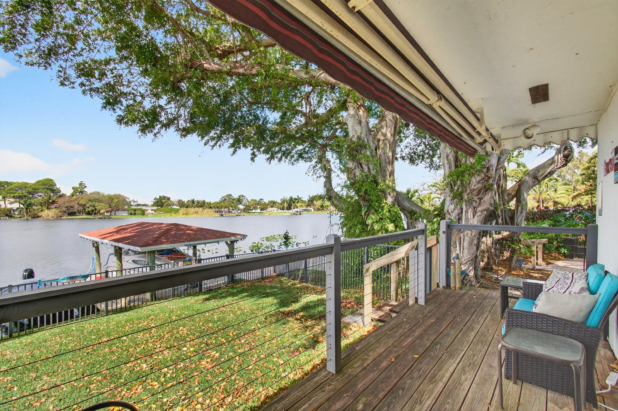 ISLAND ESTATES - Residential