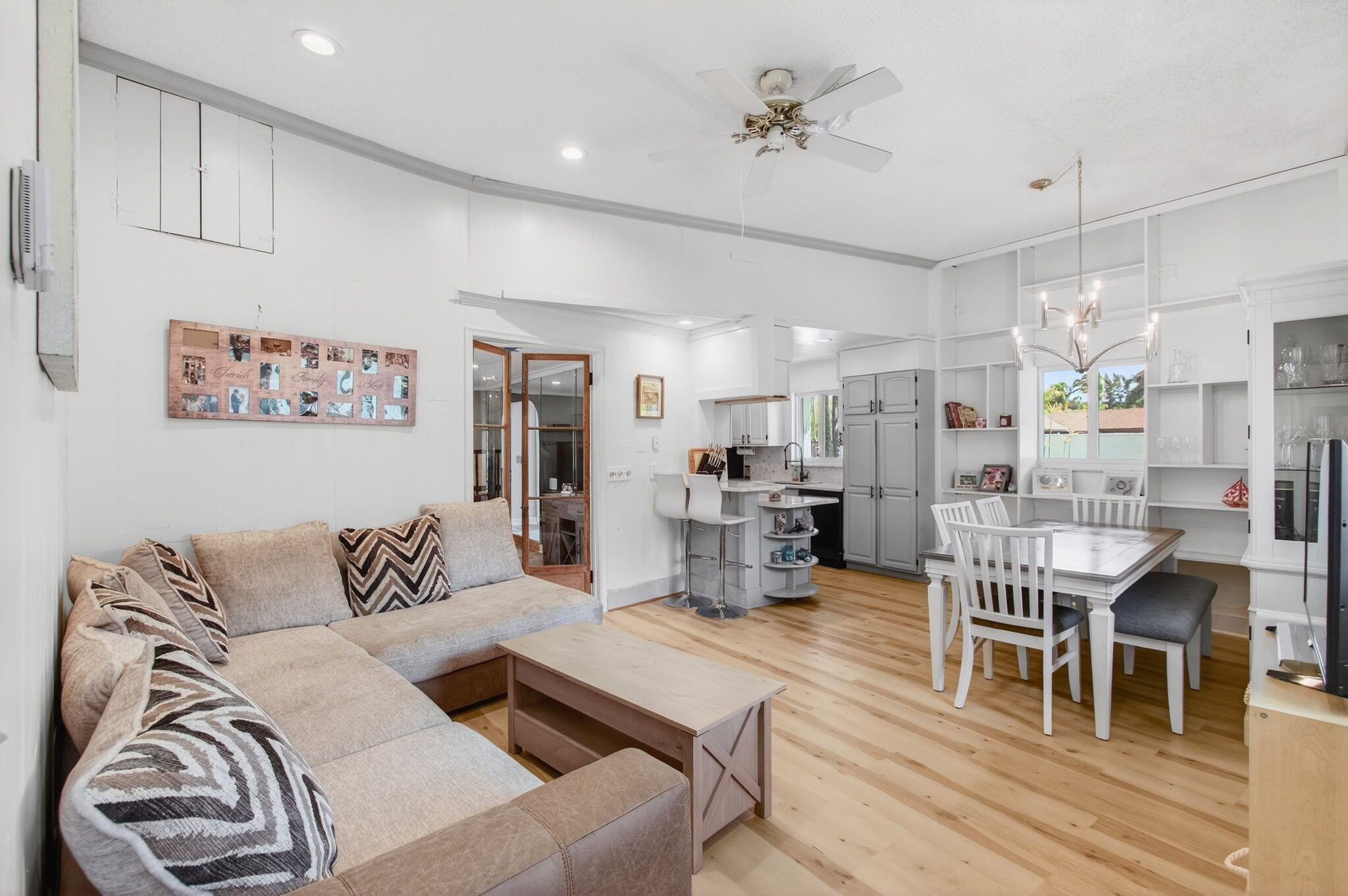 ISLAND ESTATES - Residential