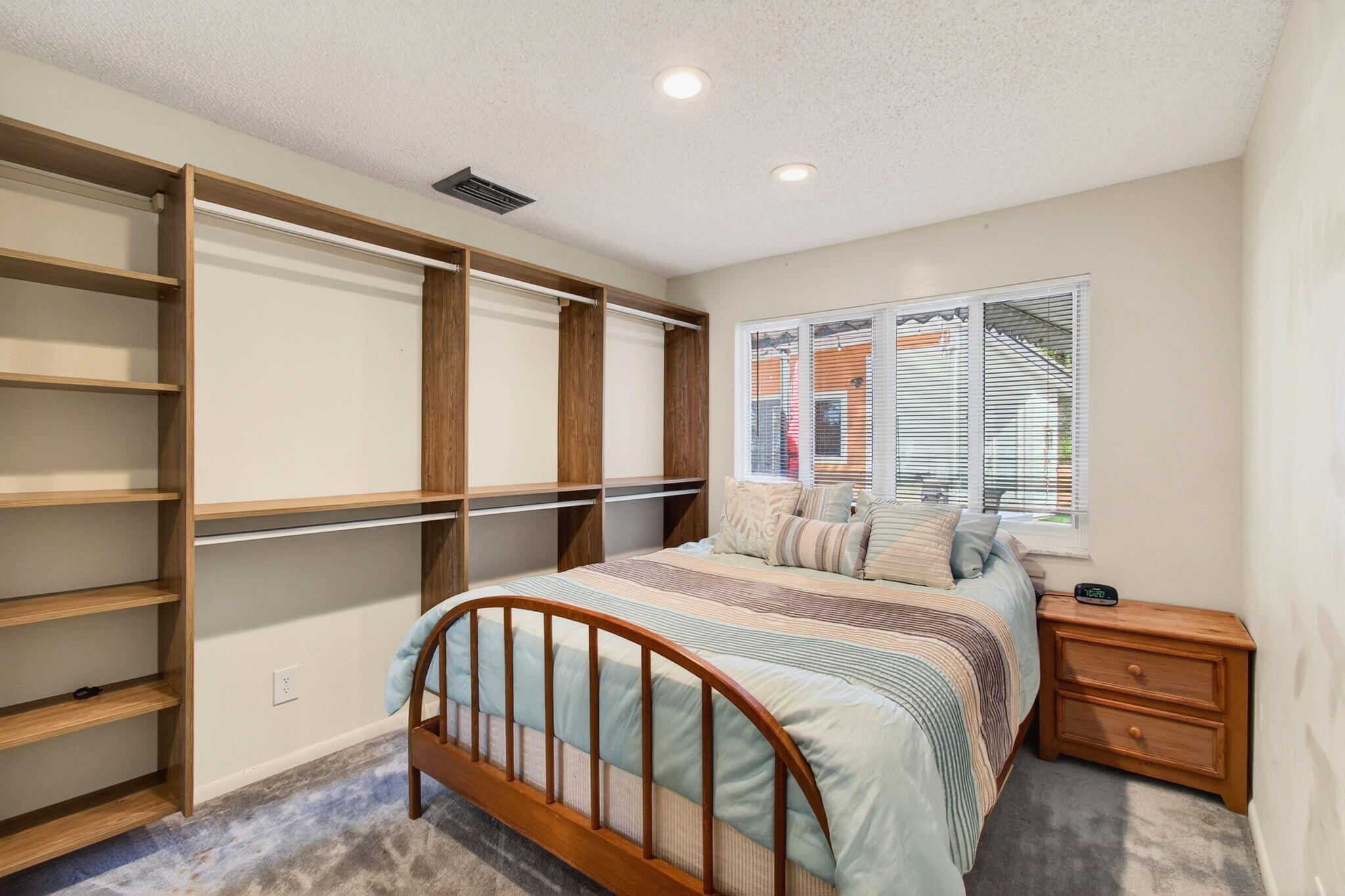 ISLAND ESTATES - Residential