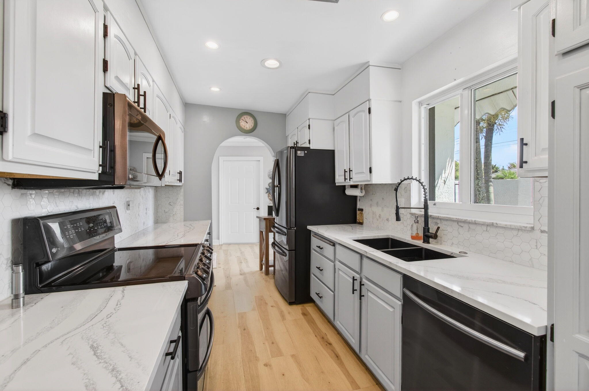 ISLAND ESTATES - Residential