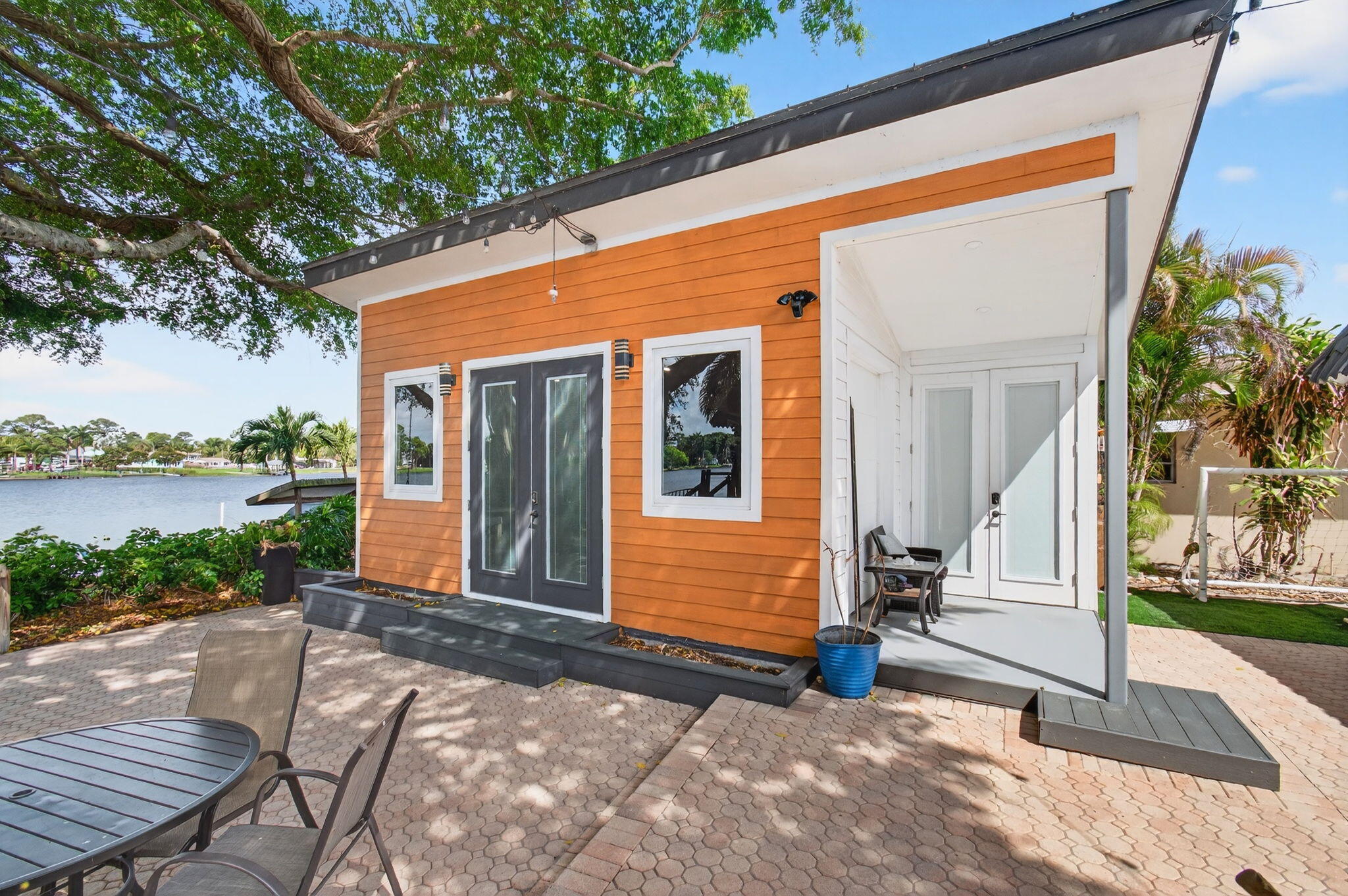 ISLAND ESTATES - Residential