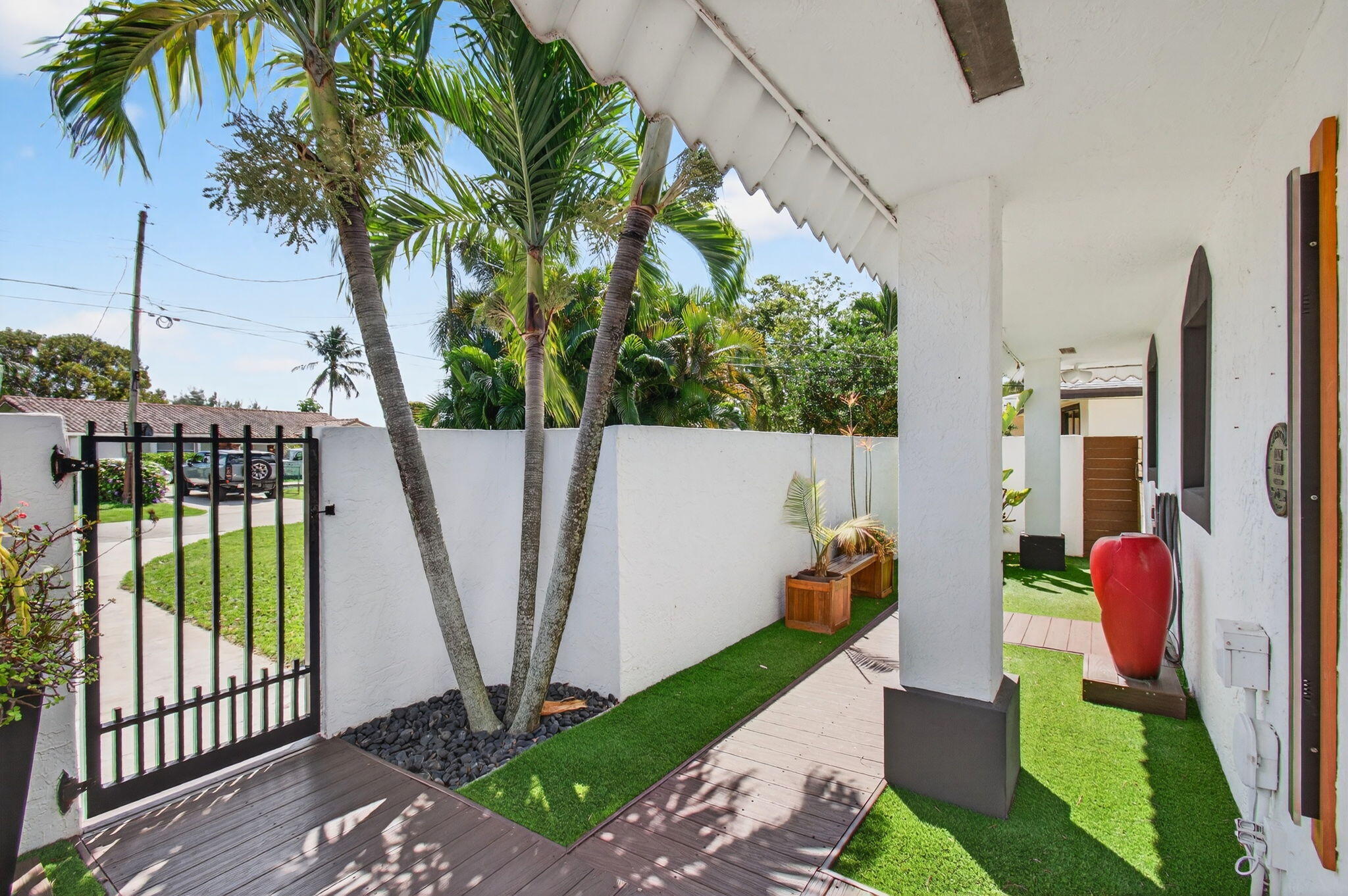 ISLAND ESTATES - Residential