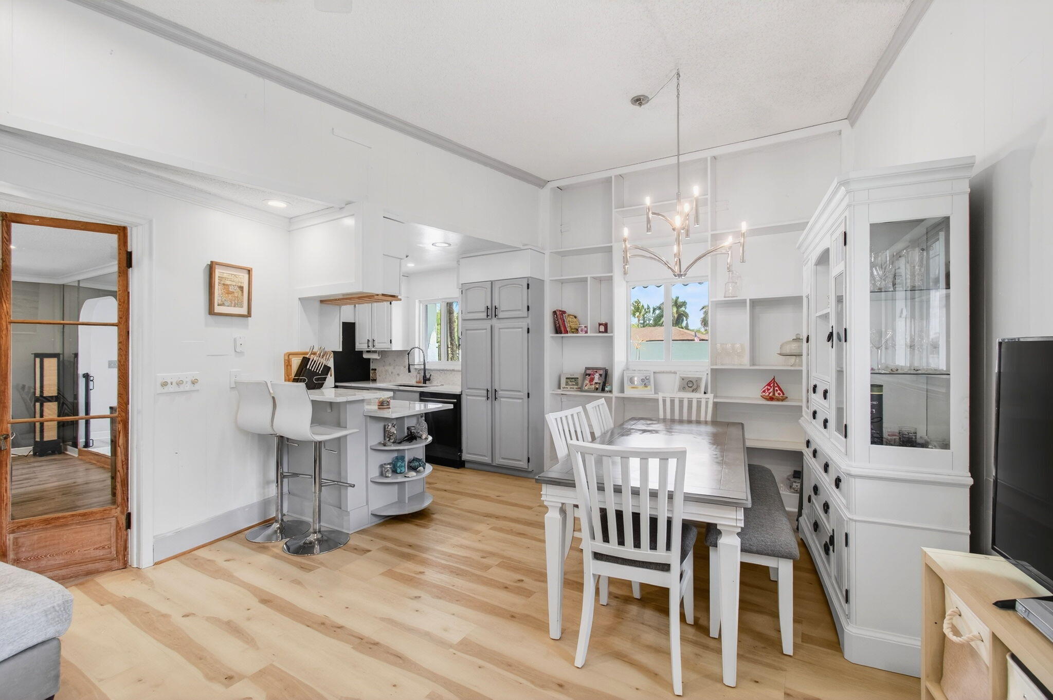 ISLAND ESTATES - Residential