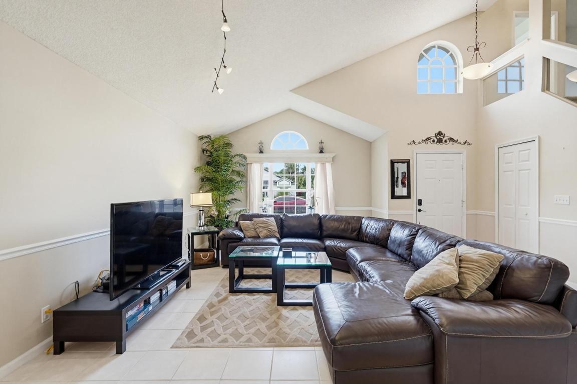 BINKS FOREST OF THE LANDINGS - Residential