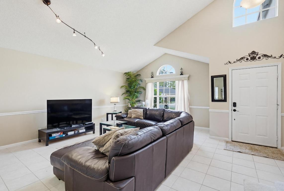 BINKS FOREST OF THE LANDINGS - Residential