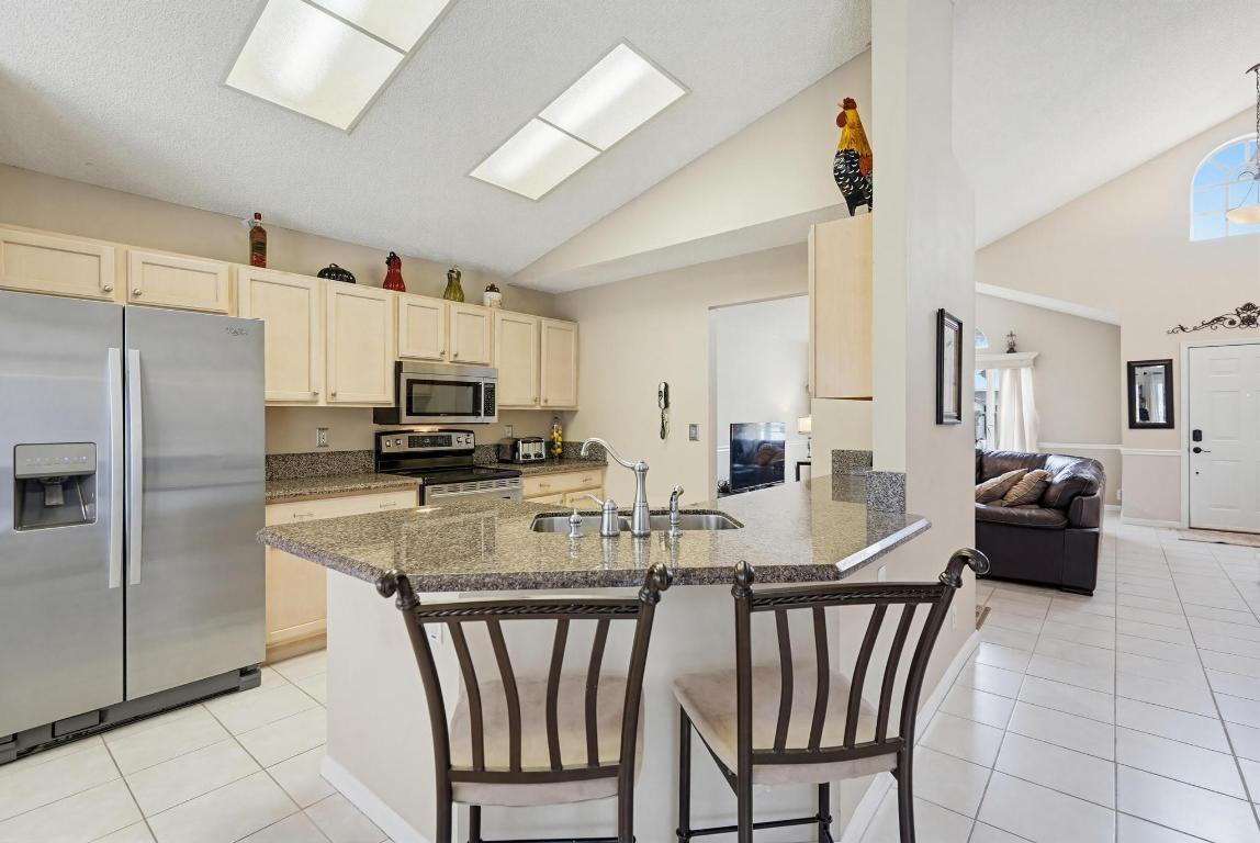 BINKS FOREST OF THE LANDINGS - Residential