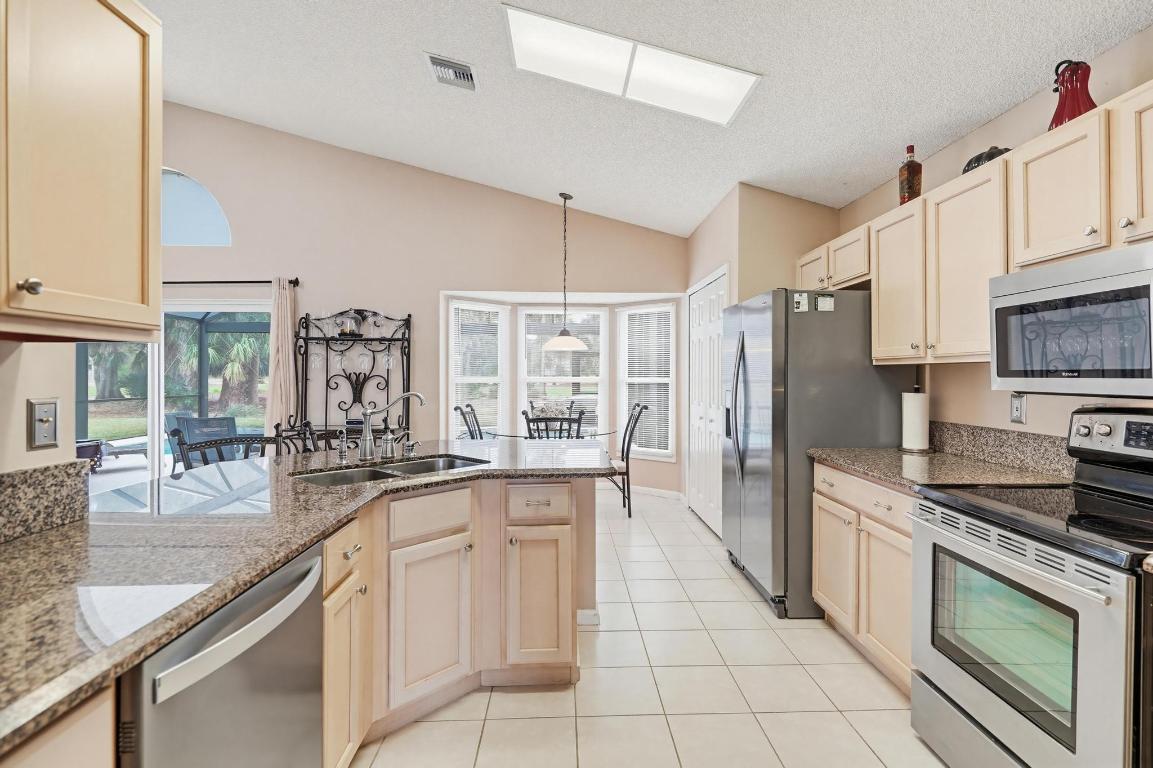 BINKS FOREST OF THE LANDINGS - Residential