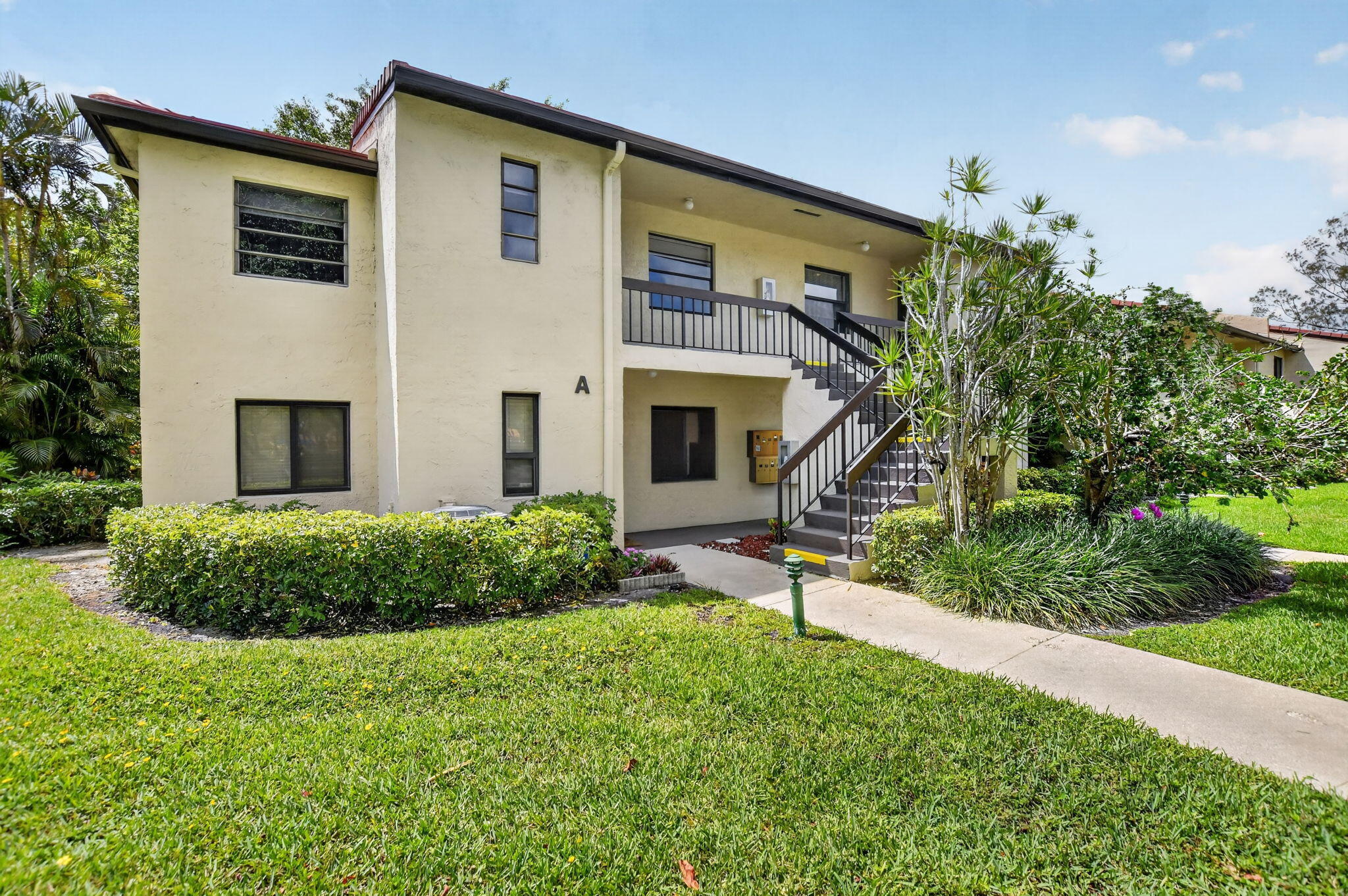 8310 Casa Del Lago D