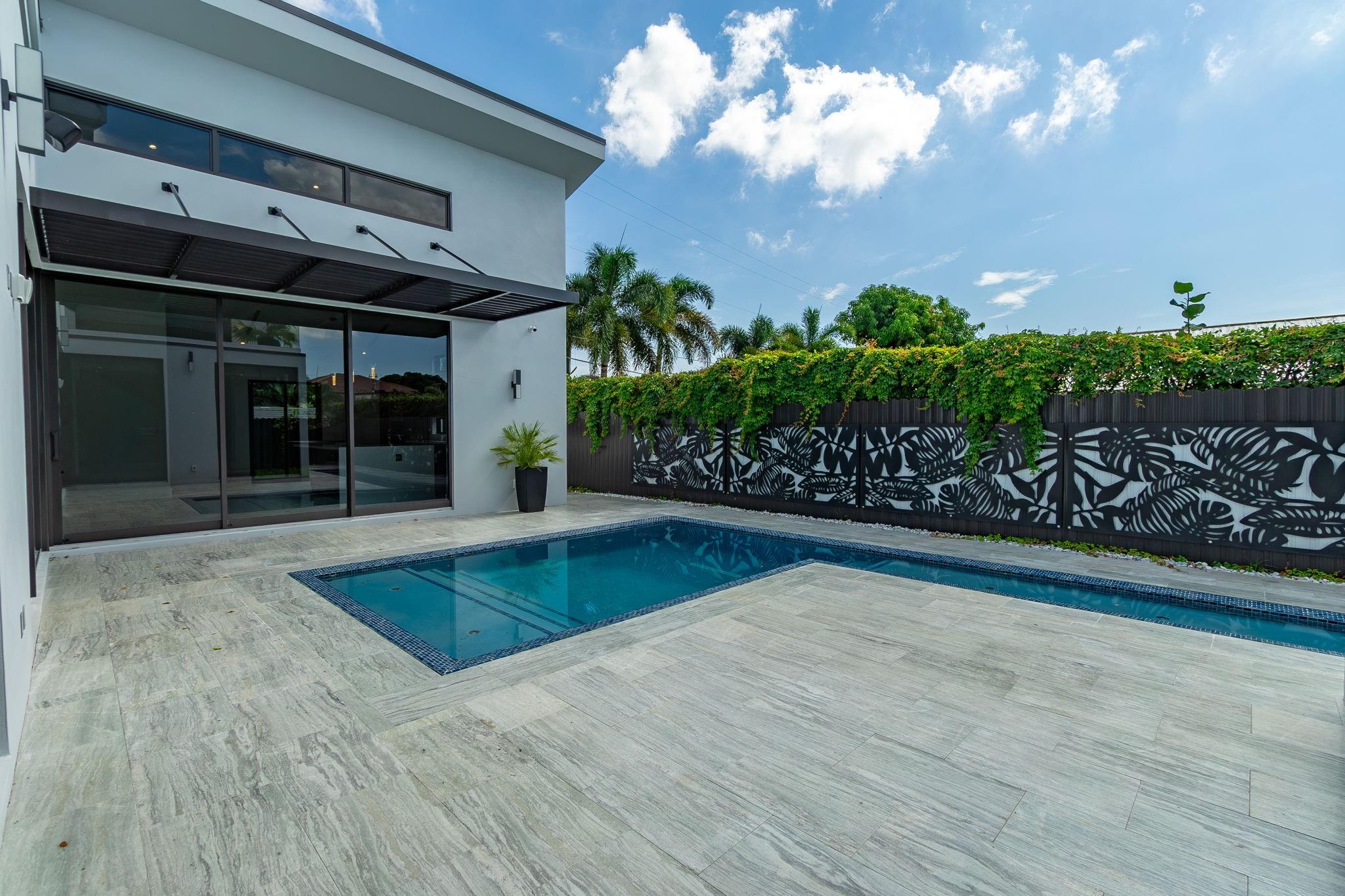 Worth Court 1st Add - Residential