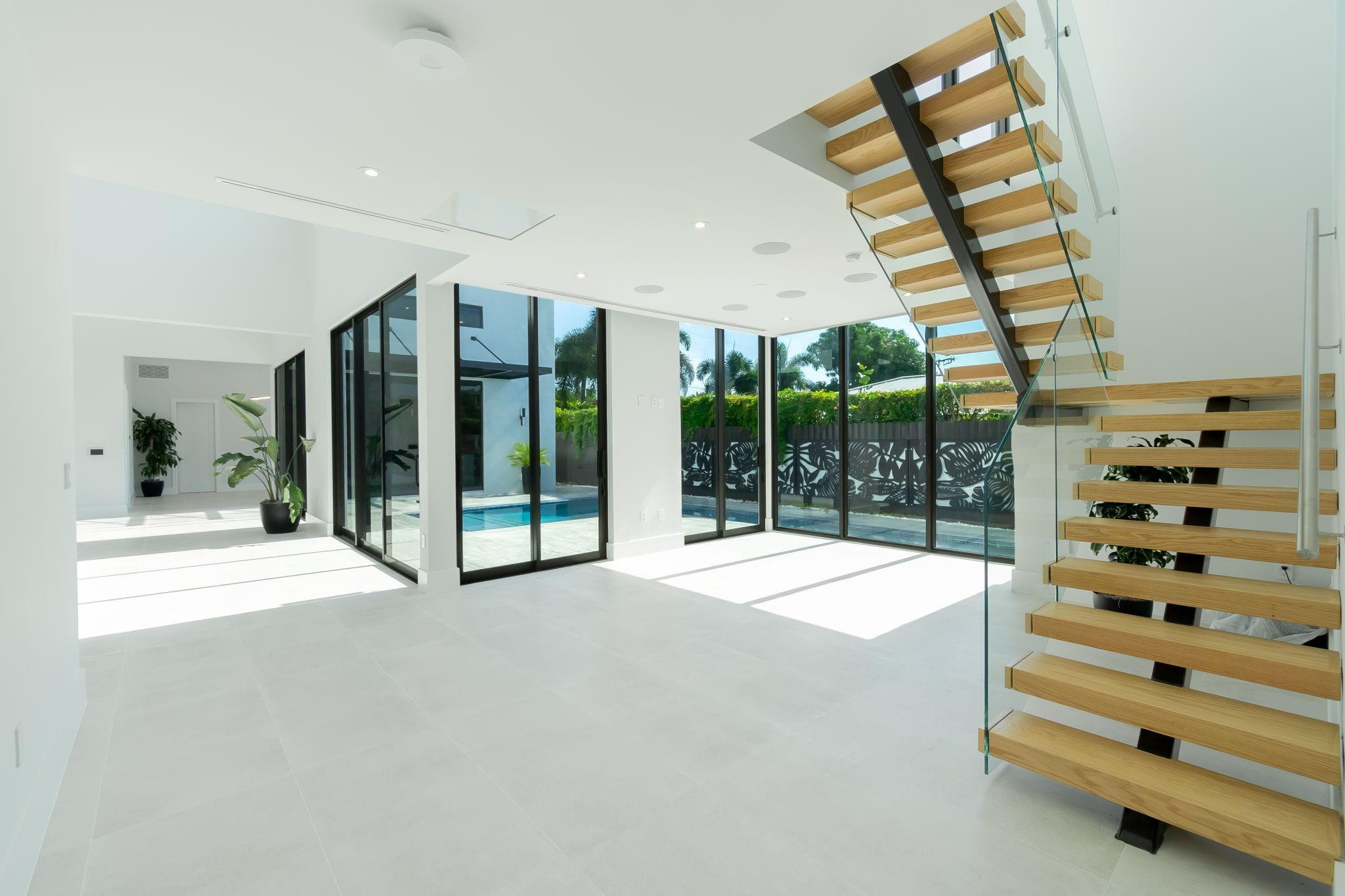 Worth Court 1st Add - Residential