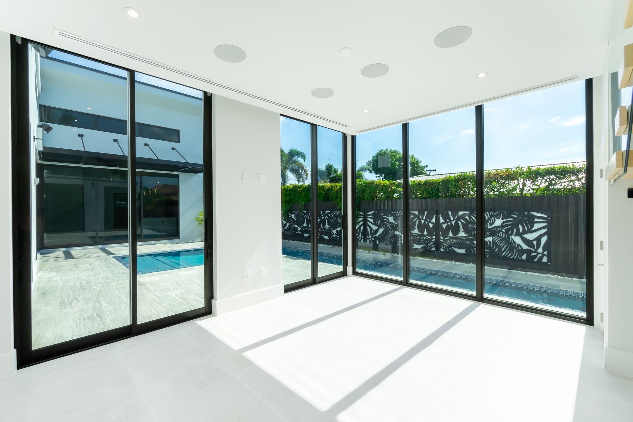 Worth Court 1st Add - Residential