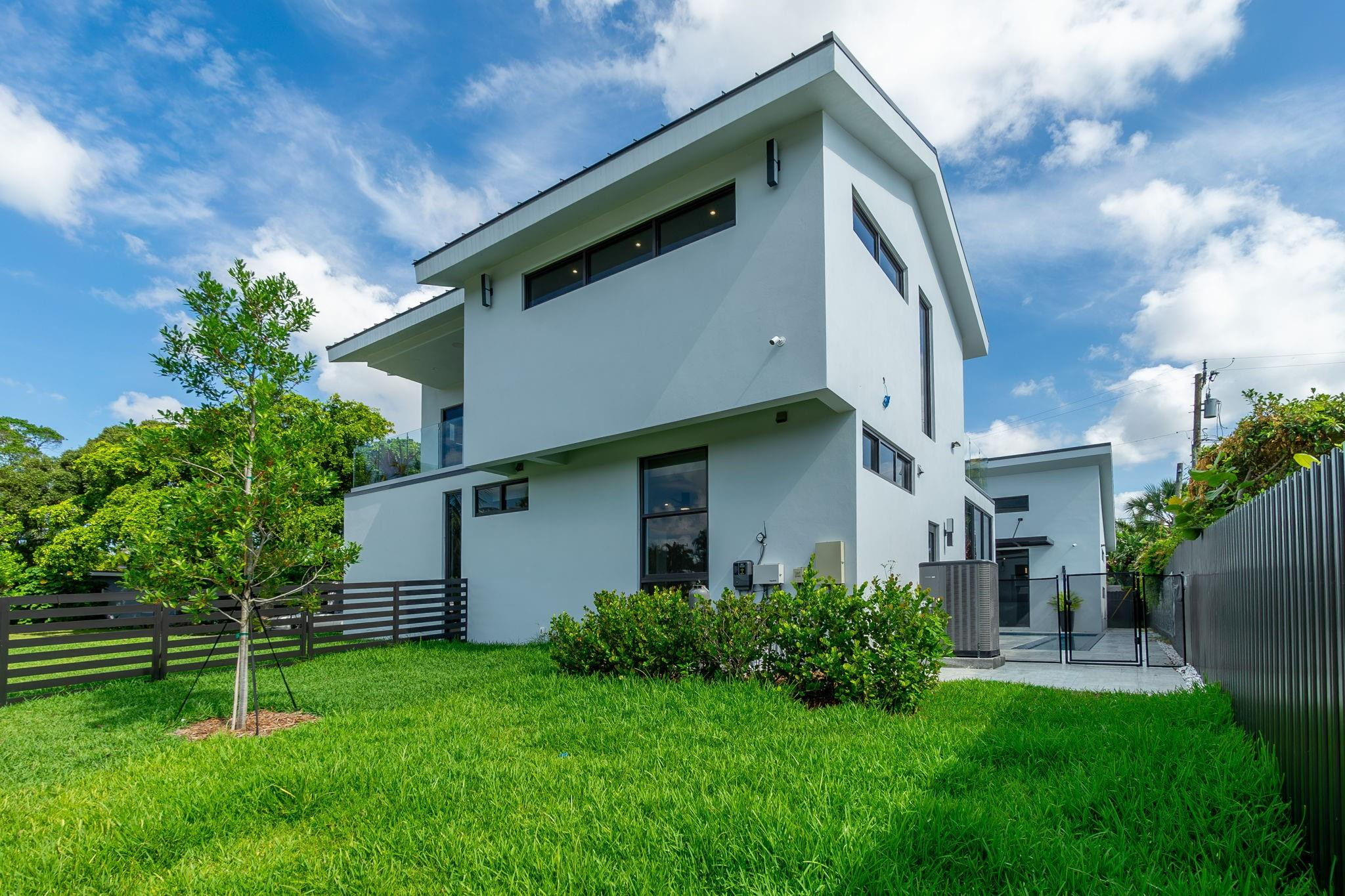 Worth Court 1st Add - Residential