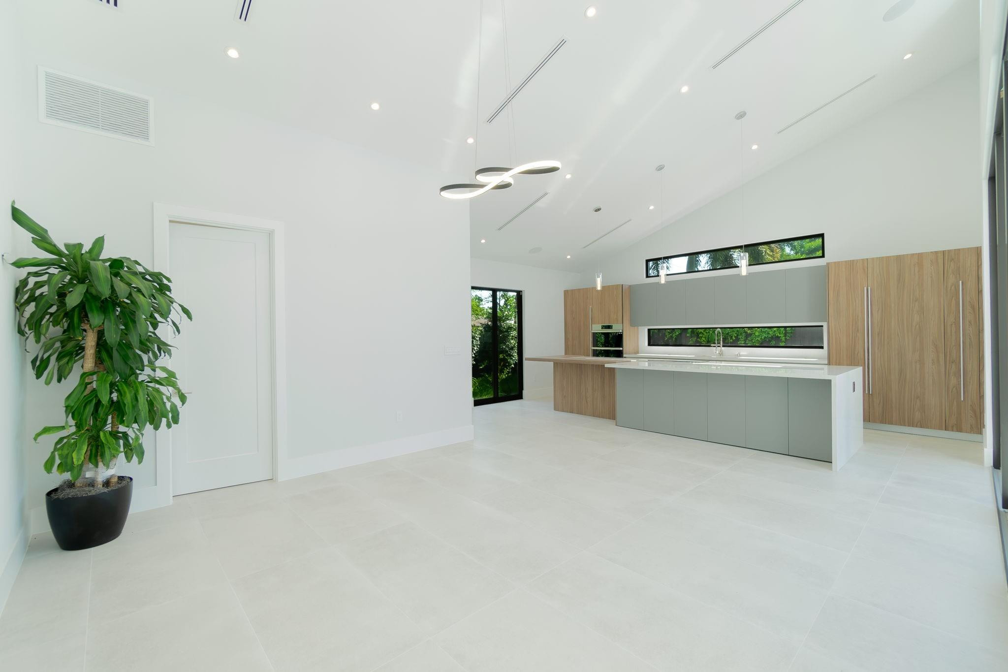 Worth Court 1st Add - Residential