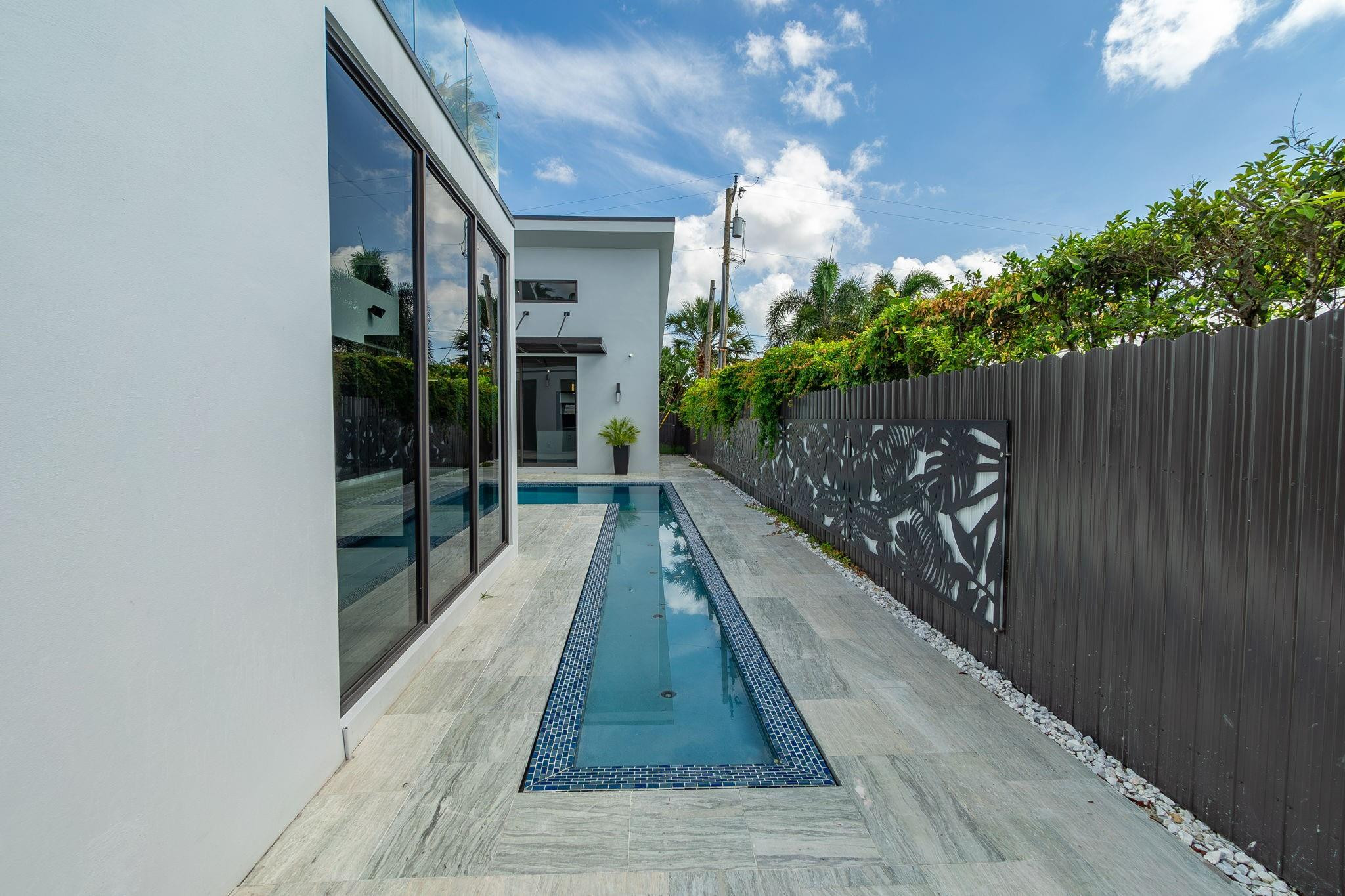 Worth Court 1st Add - Residential