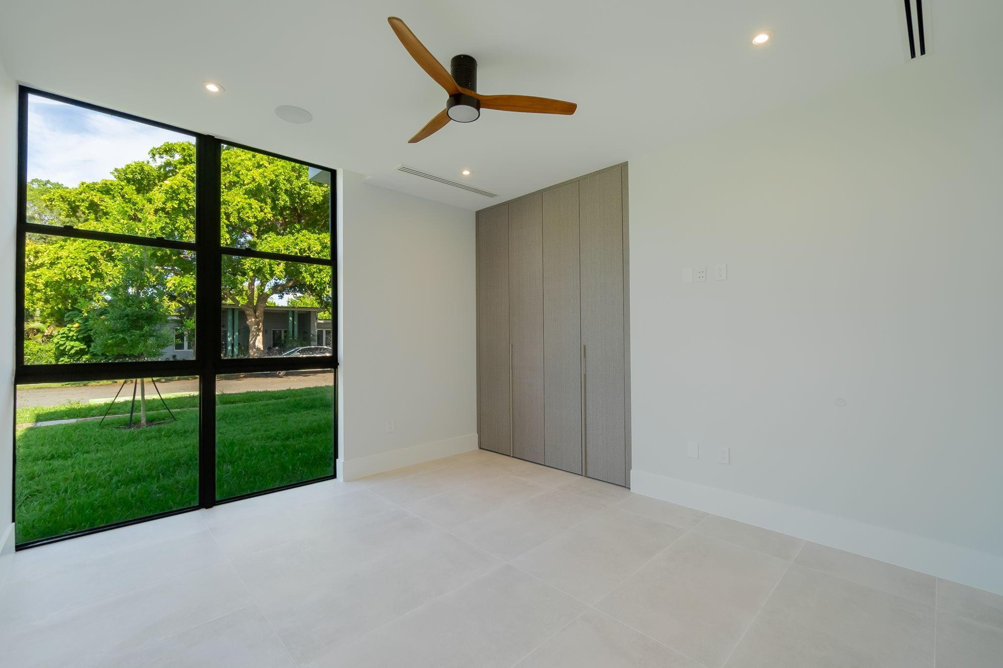 Worth Court 1st Add - Residential