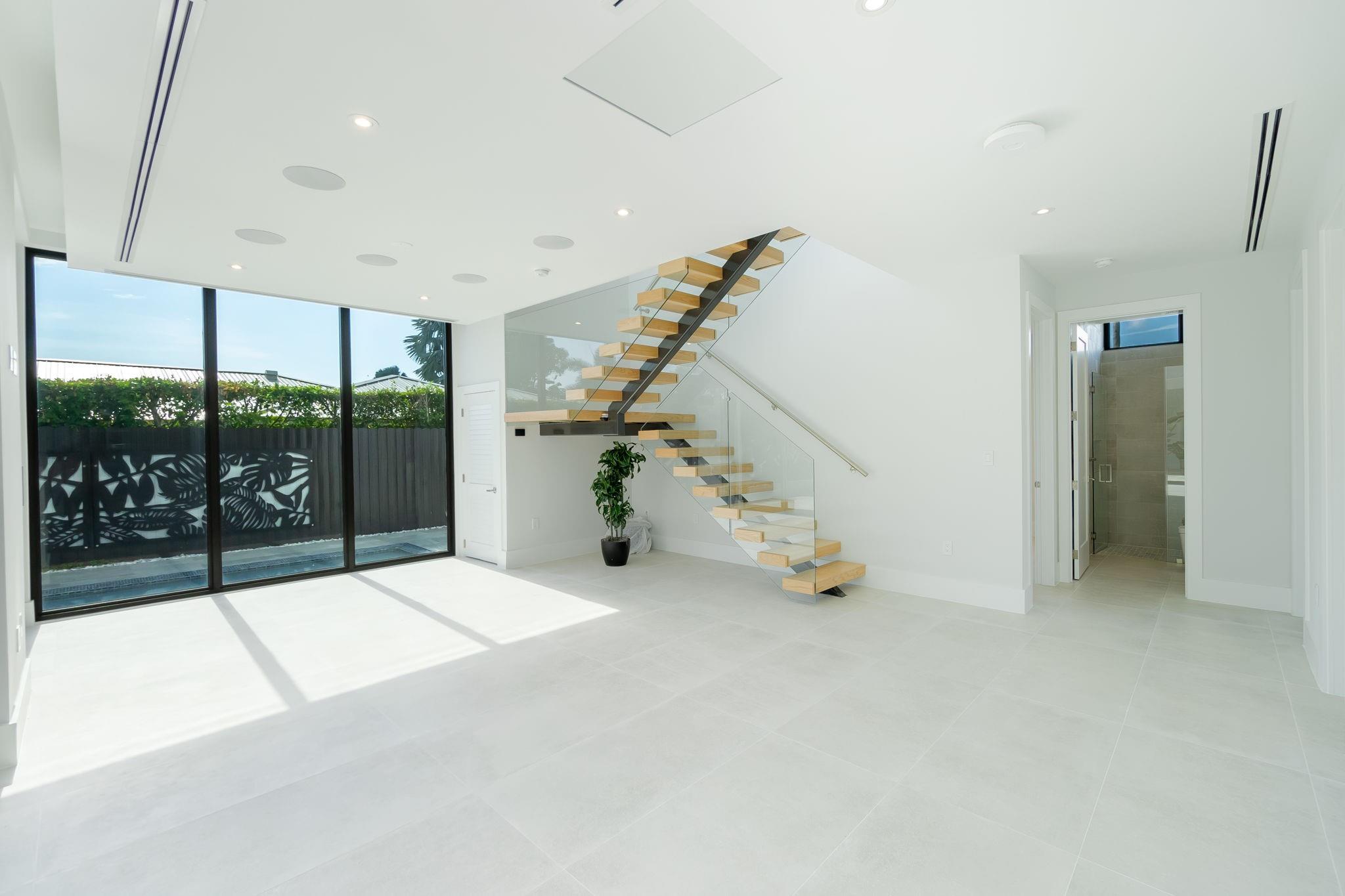 Worth Court 1st Add - Residential