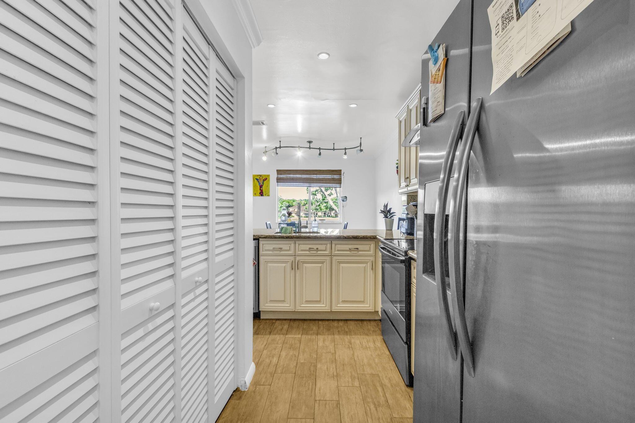 COLONNADES CONDO - Residential