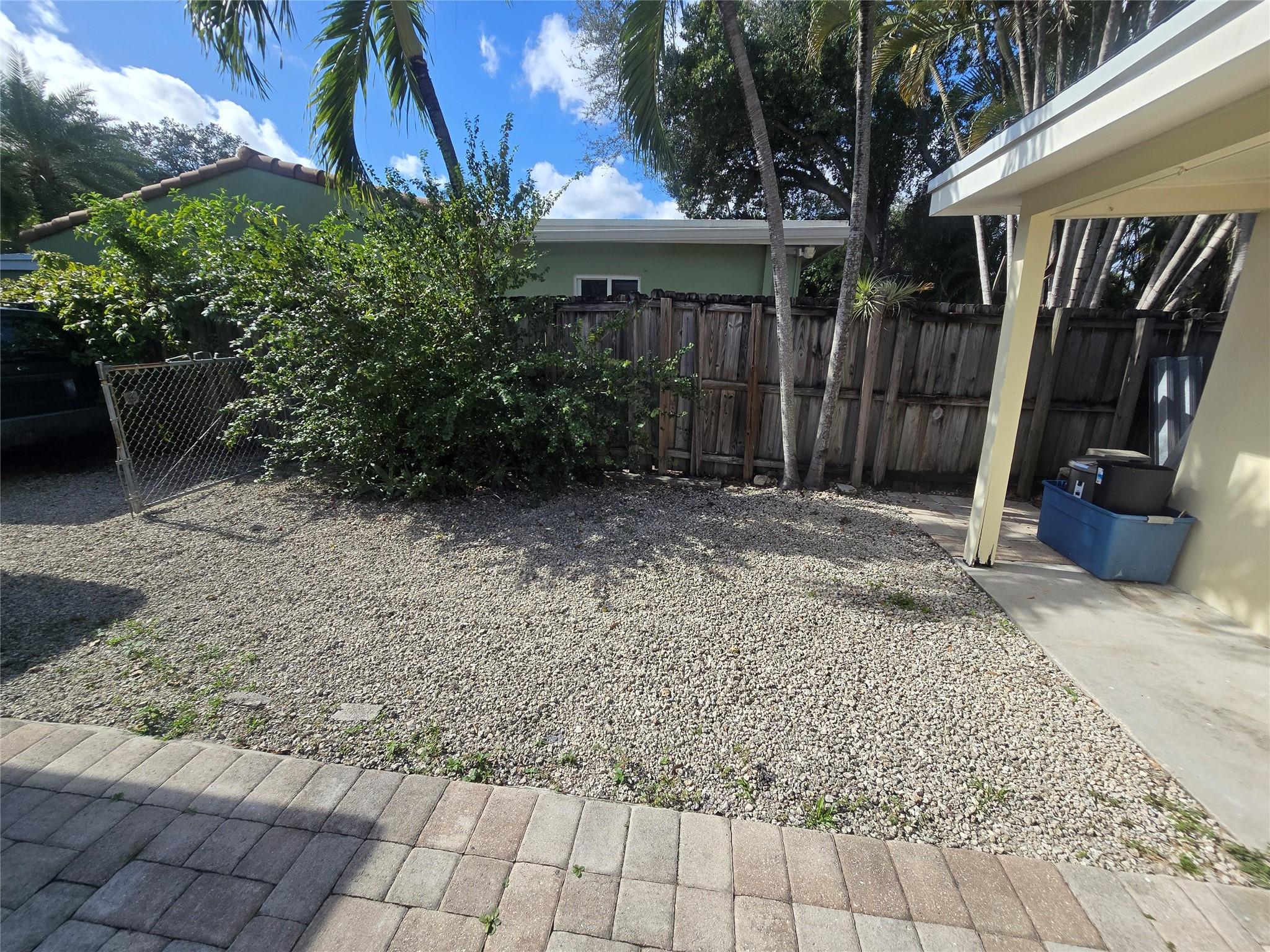 Lauderdale 2-9 D - Residential Lease