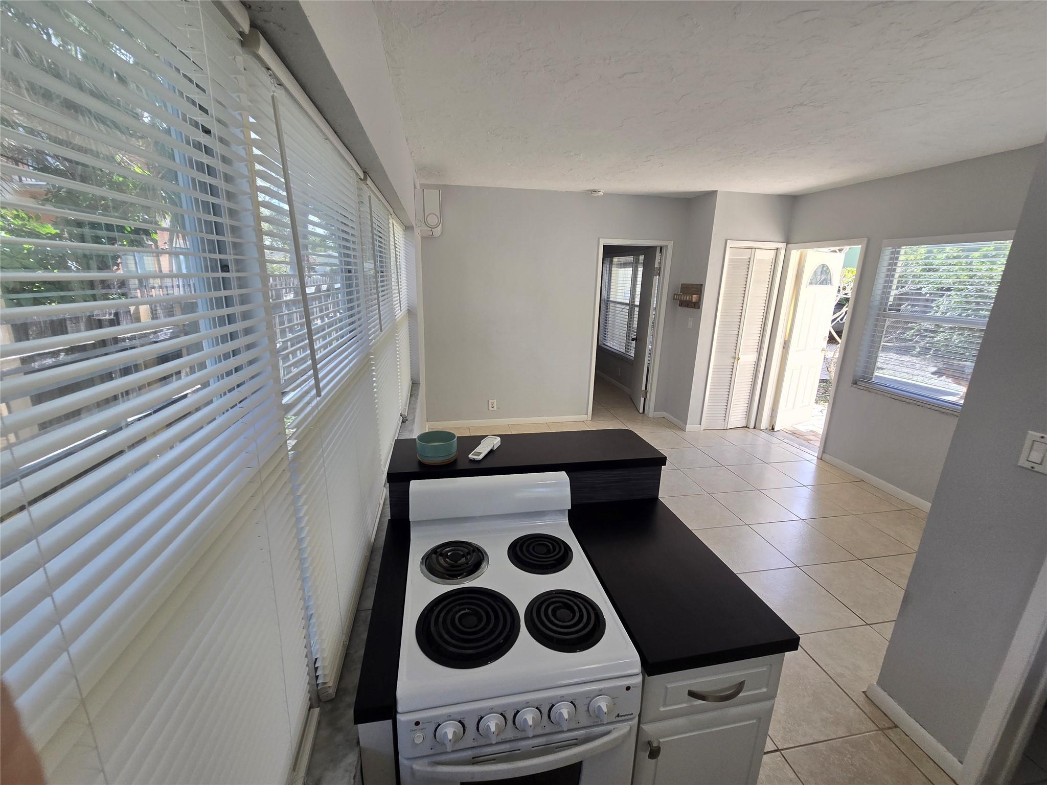 Lauderdale 2-9 D - Residential Lease