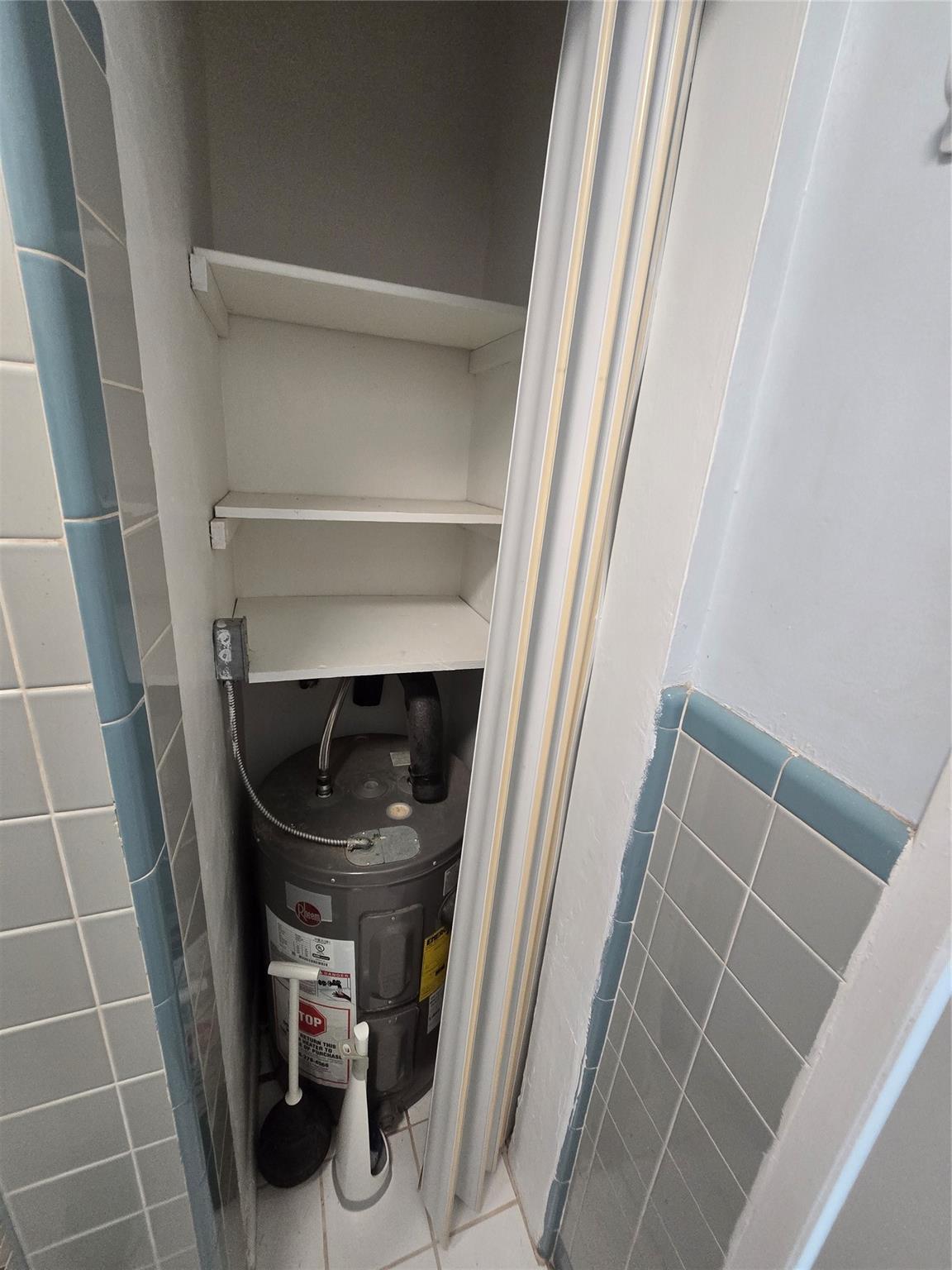 Lauderdale 2-9 D - Residential Lease