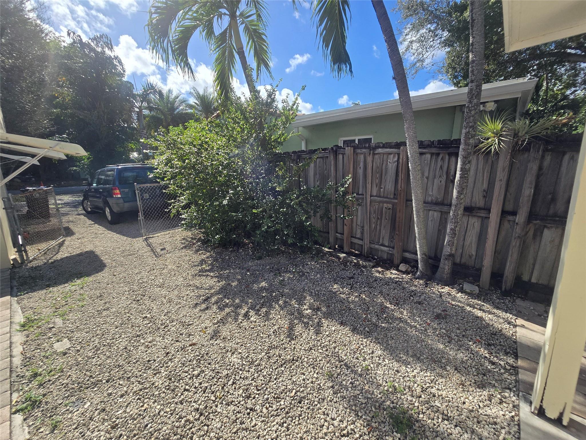 Lauderdale 2-9 D - Residential Lease