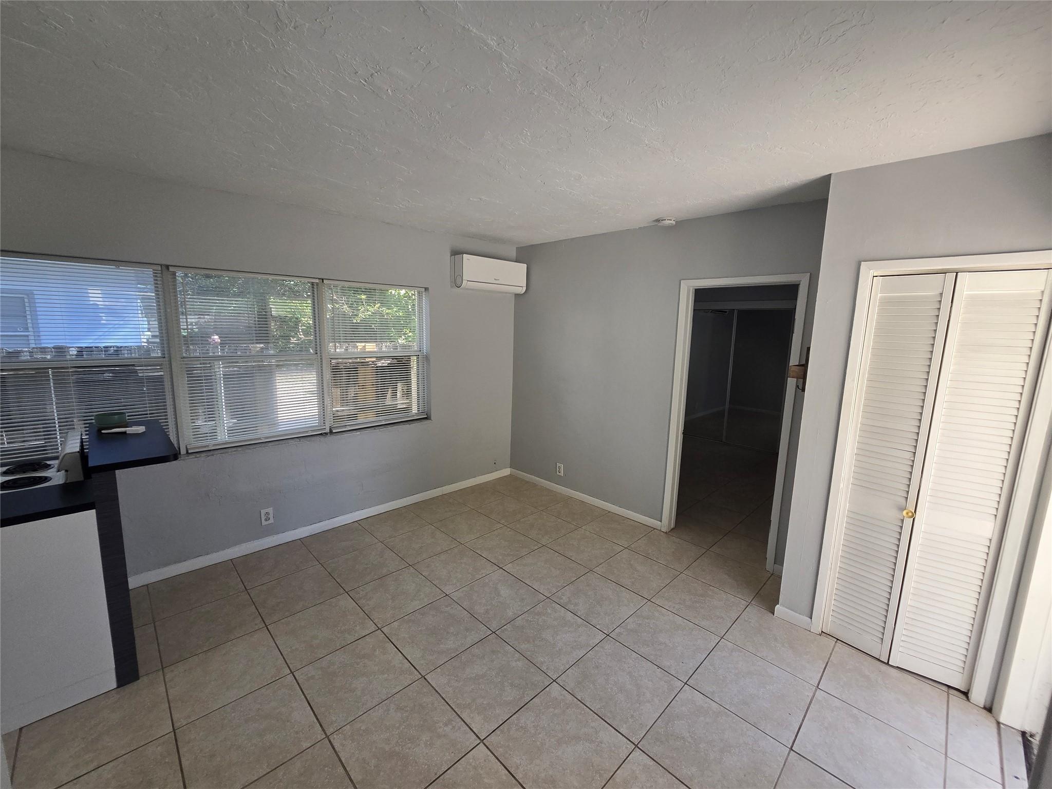 Lauderdale 2-9 D - Residential Lease