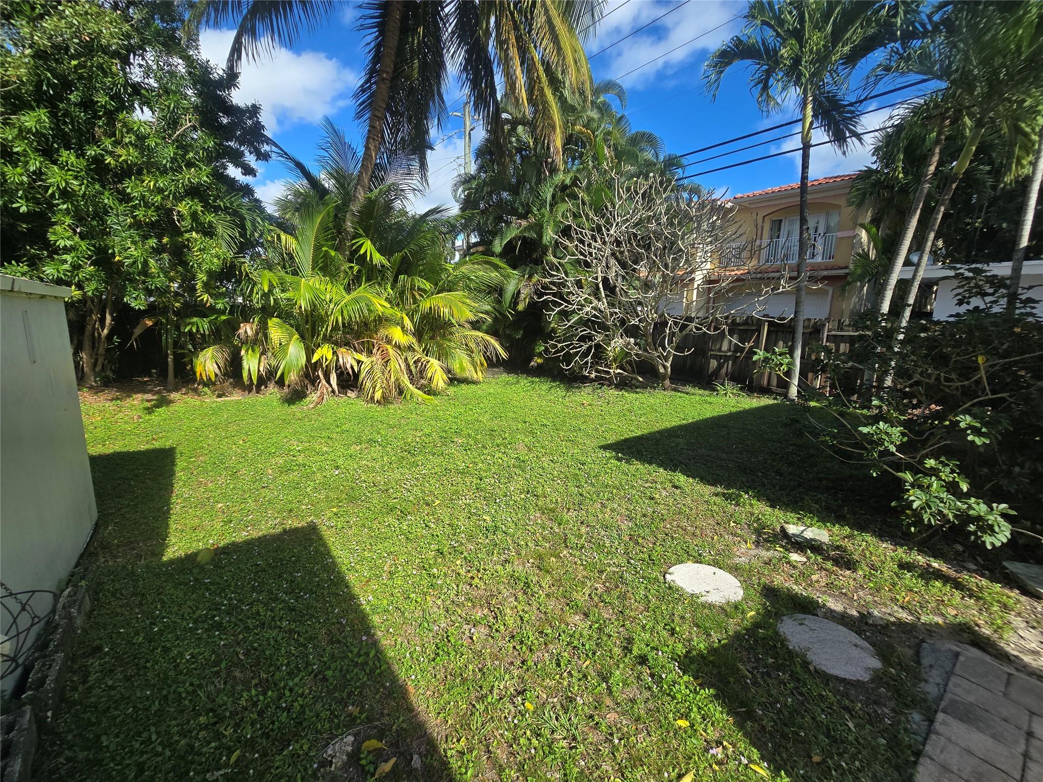 Lauderdale 2-9 D - Residential Lease