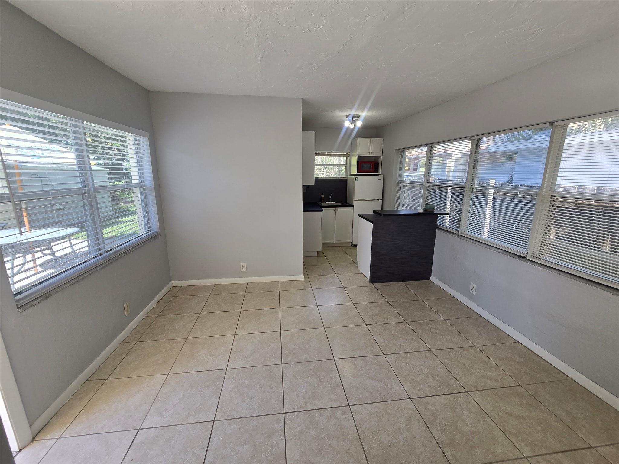 Lauderdale 2-9 D - Residential Lease