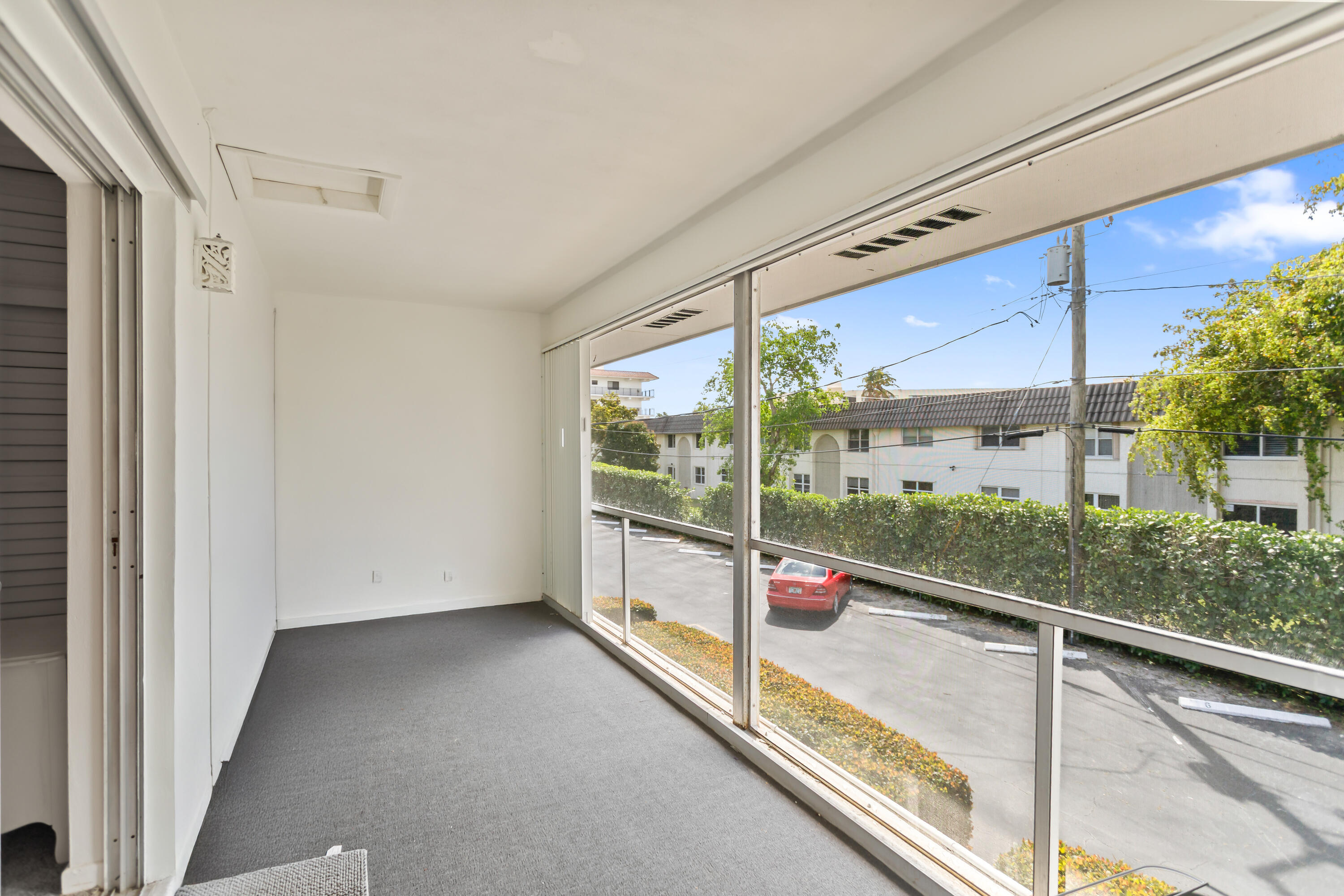 PALM ROYAL APTS INC CONDO - Residential