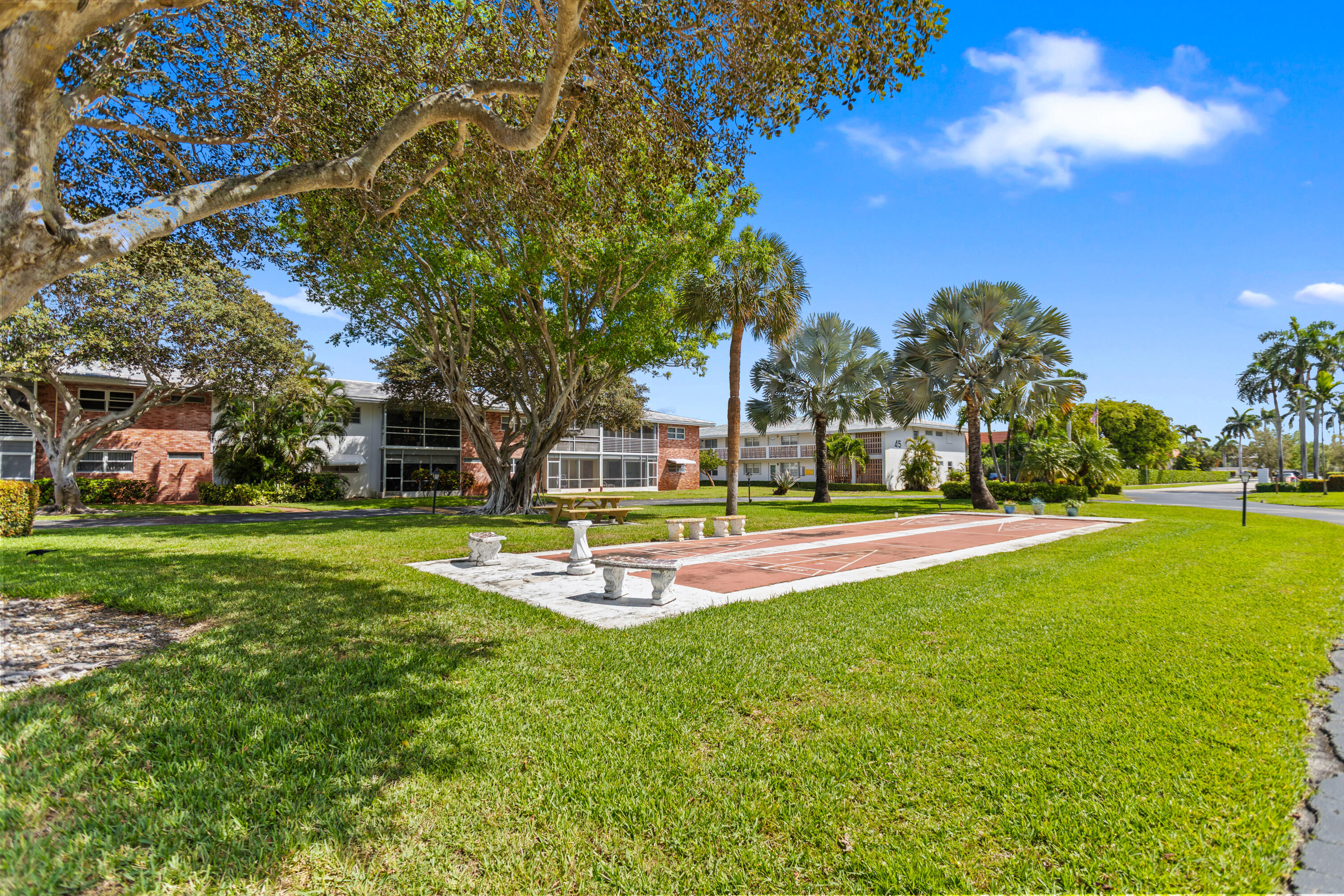 PALM ROYAL APTS INC CONDO - Residential