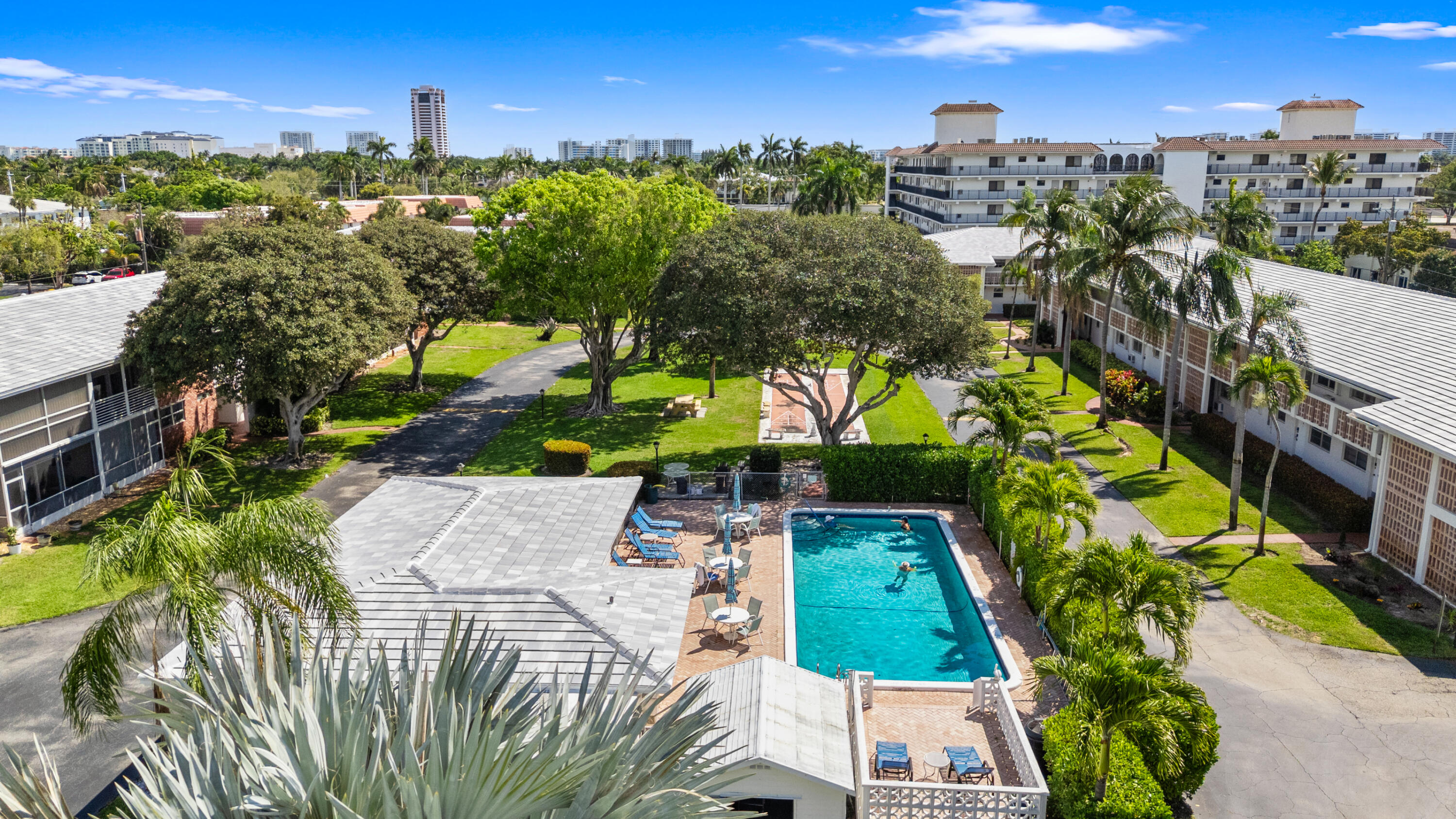 PALM ROYAL APTS INC CONDO - Residential