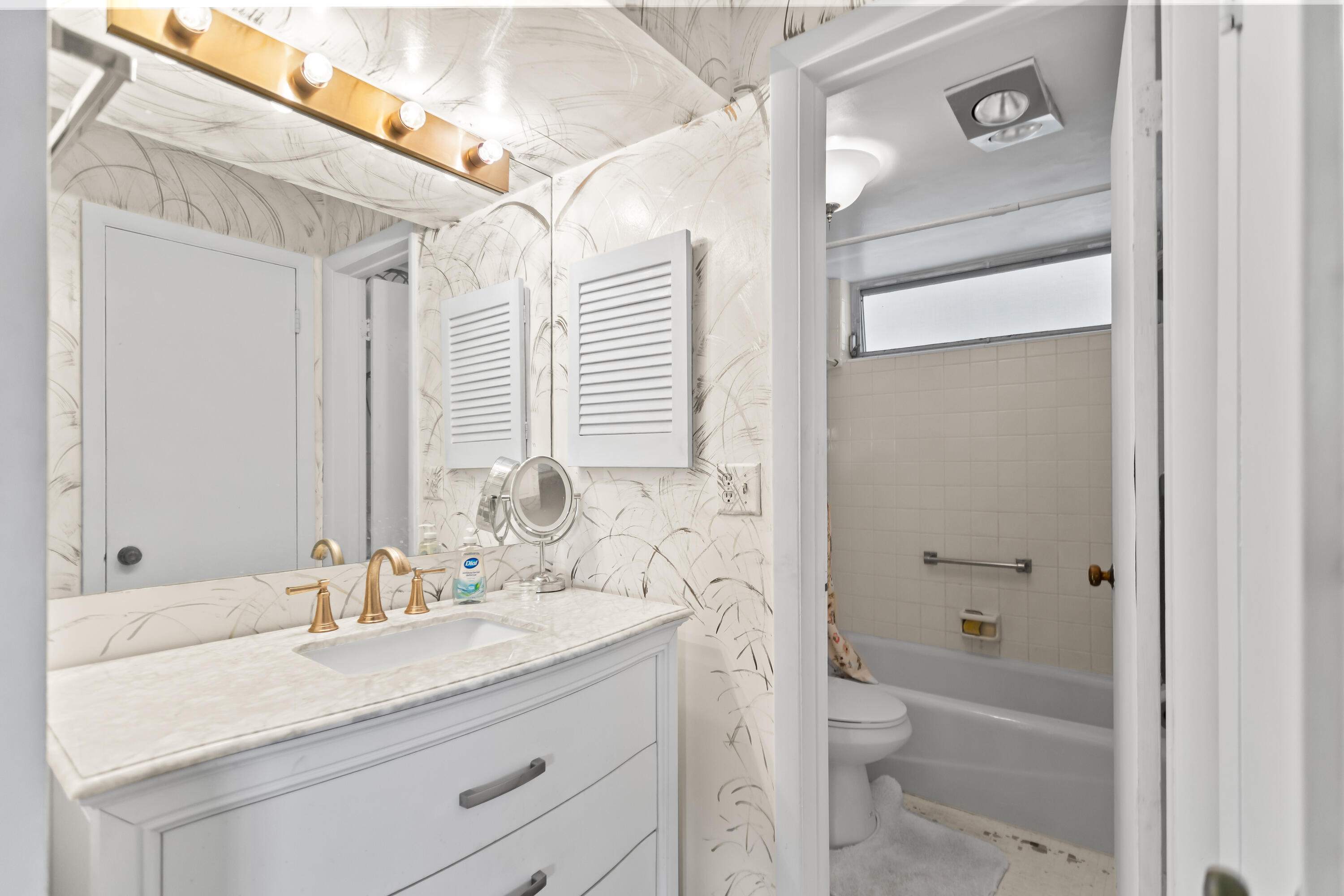 PALM ROYAL APTS INC CONDO - Residential