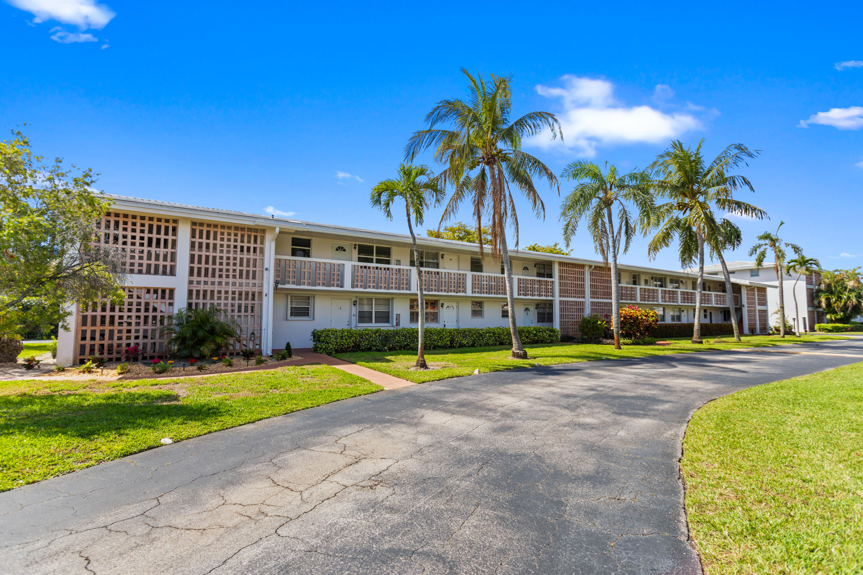 PALM ROYAL APTS INC CONDO - Residential