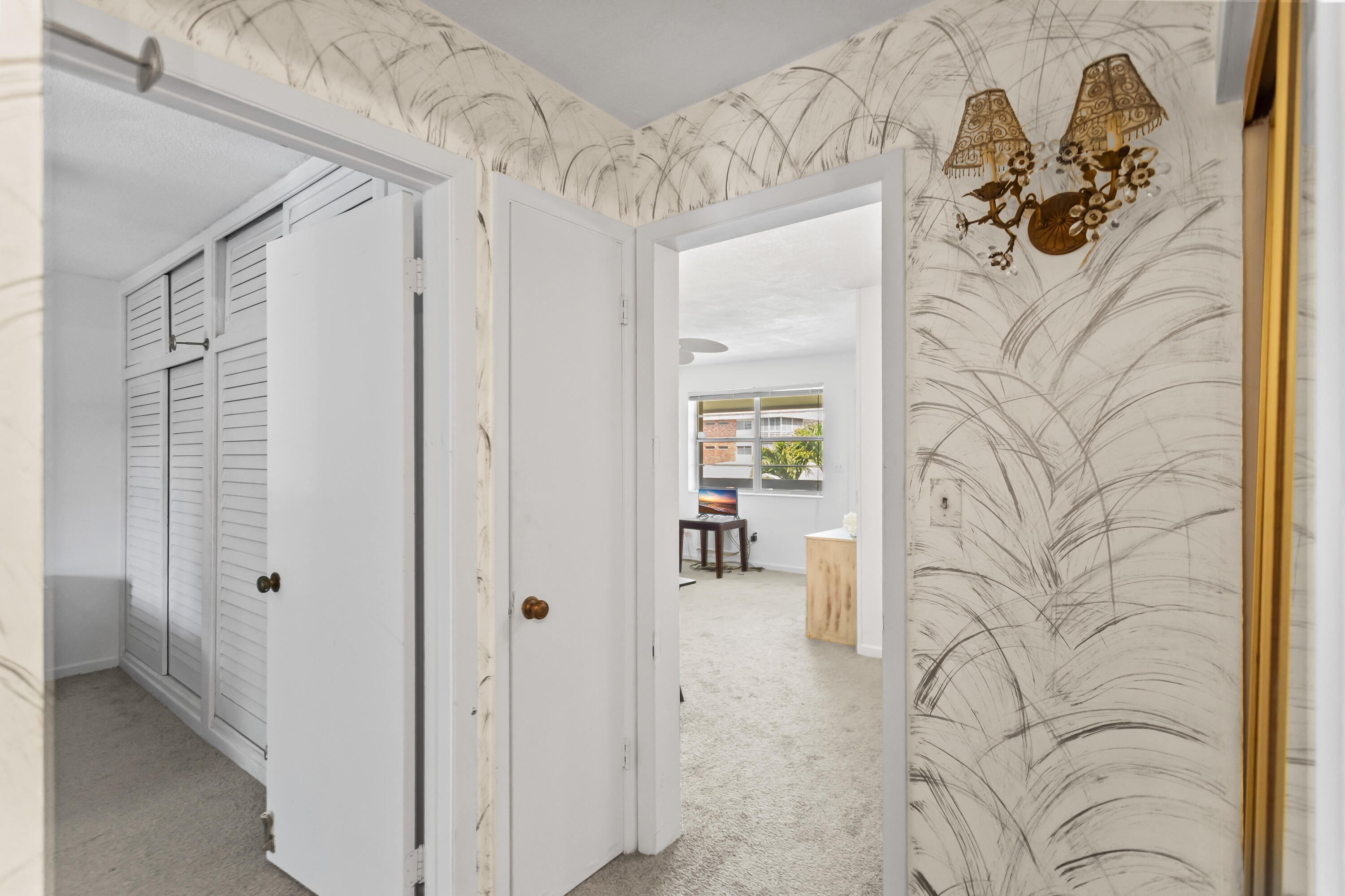 PALM ROYAL APTS INC CONDO - Residential