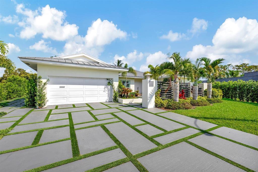 Photo of 4907 Holly Drive, Tamarac, FL 33319 (MLS # B26089689)