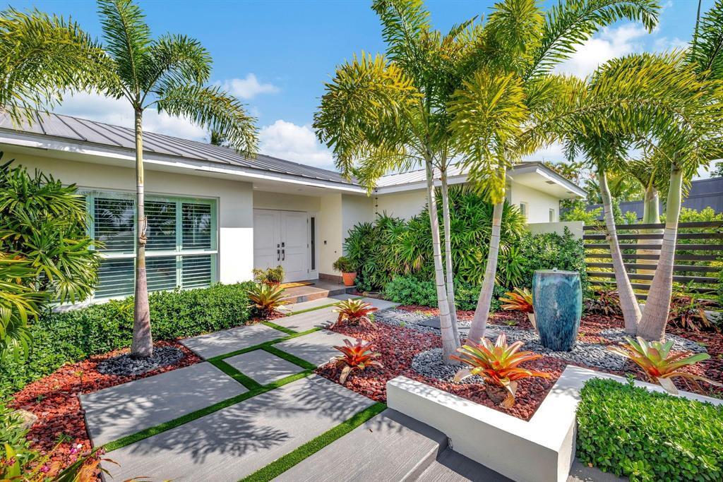 Photo of 4907 Holly Drive, Tamarac, FL 33319 (MLS # B26089689)