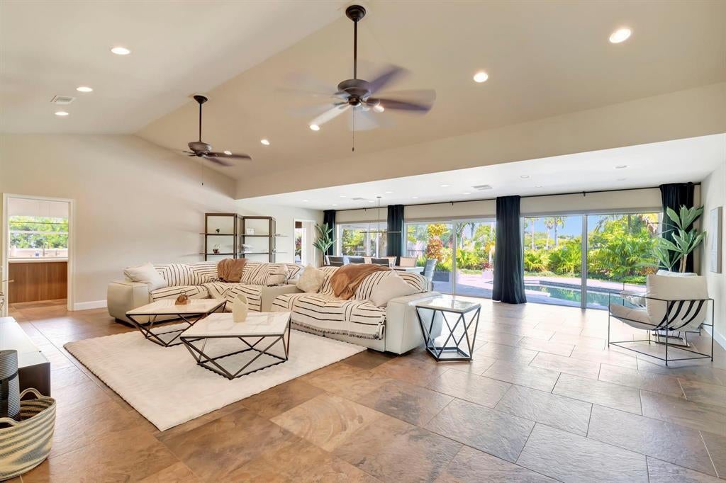4907 Holly Drive