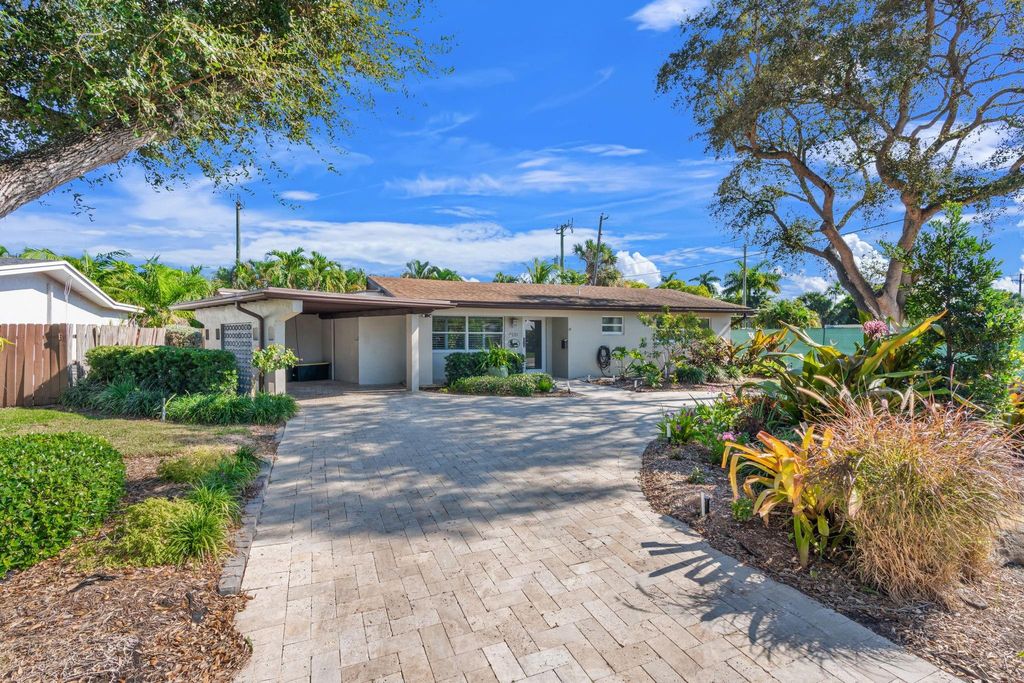 Photo of 4120 NE 20th Ave, Fort Lauderdale, FL 33308 (MLS # F10542200)