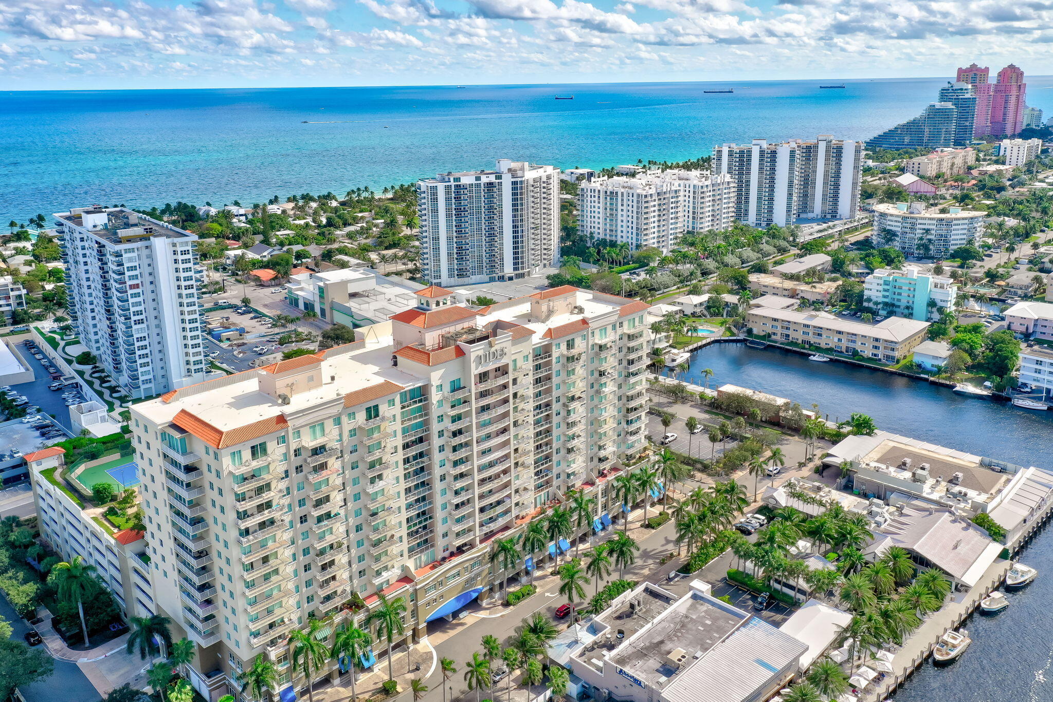 TIDES AT BRIDGESIDE SQUARE - Residential