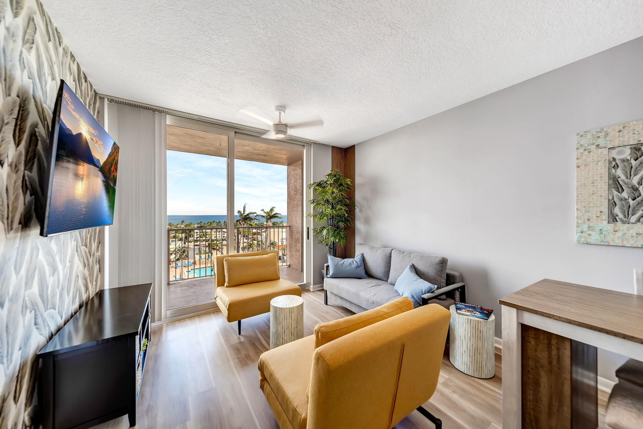 TIDES AT BRIDGESIDE SQUARE - Residential