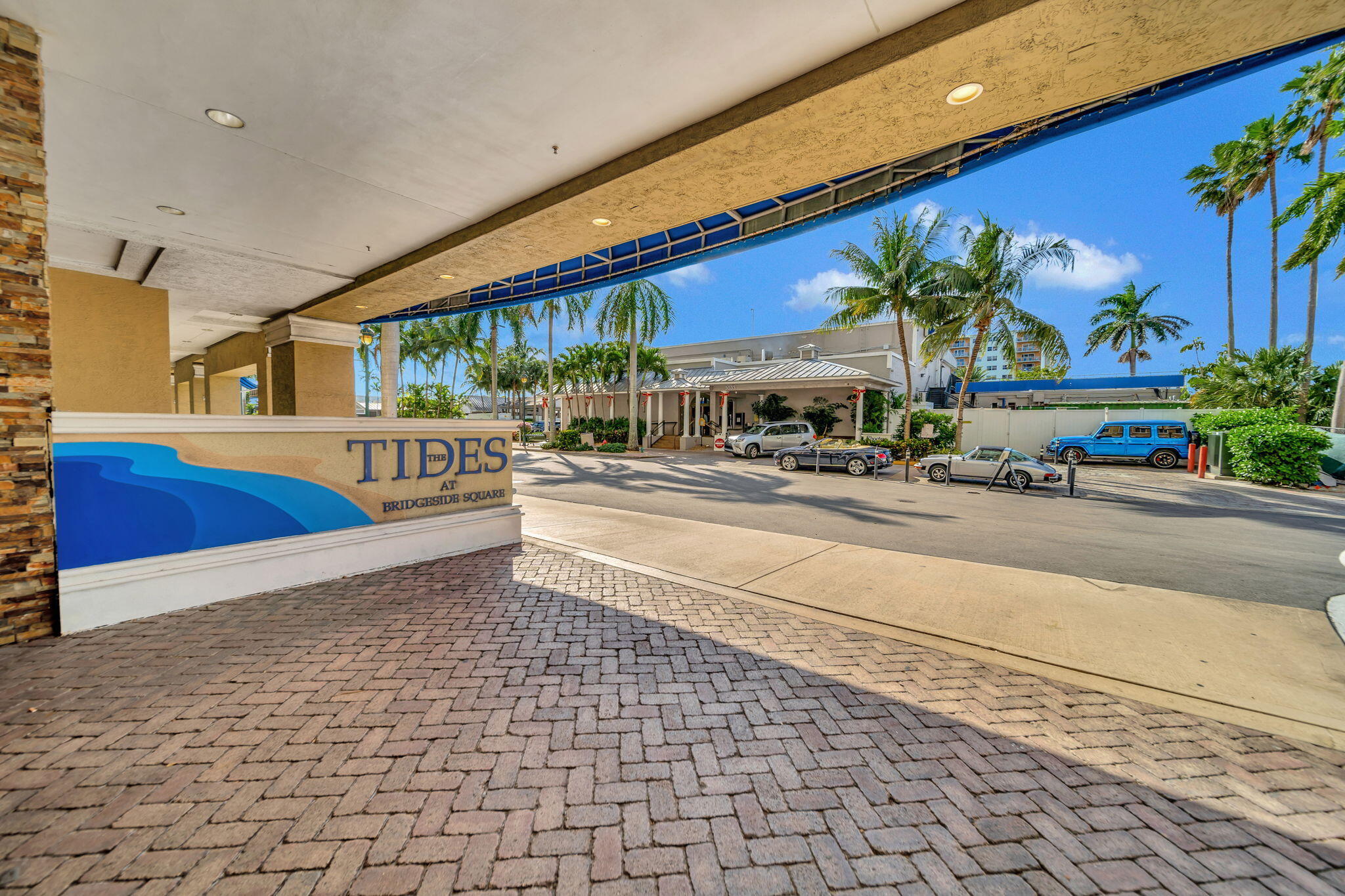 TIDES AT BRIDGESIDE SQUARE - Residential