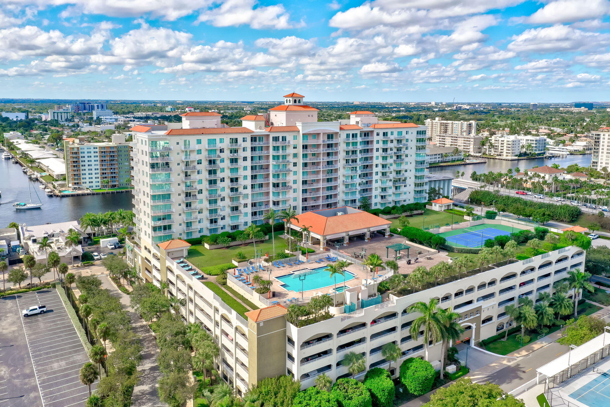 TIDES AT BRIDGESIDE SQUARE - Residential