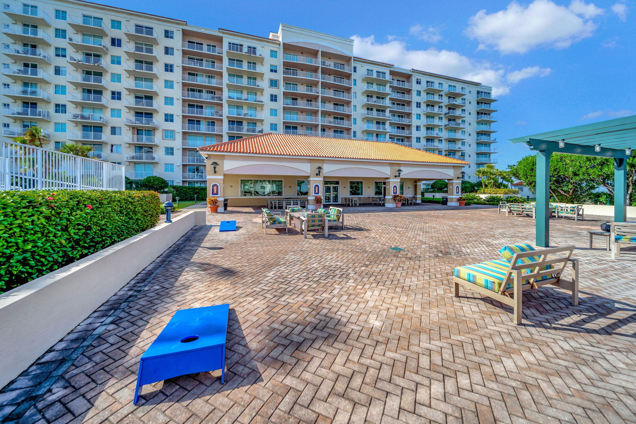 TIDES AT BRIDGESIDE SQUARE - Residential