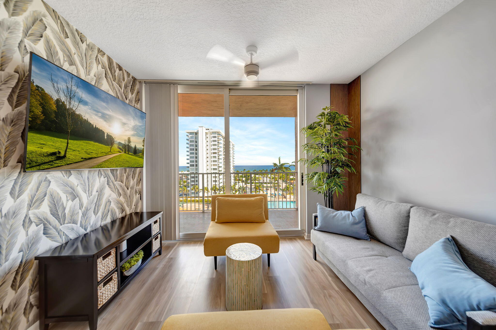 TIDES AT BRIDGESIDE SQUARE - Residential