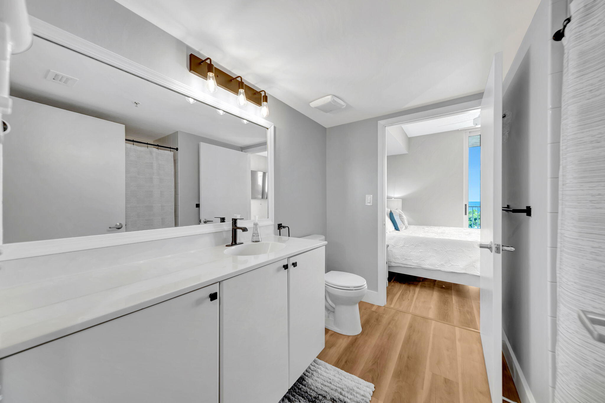 TIDES AT BRIDGESIDE SQUARE - Residential