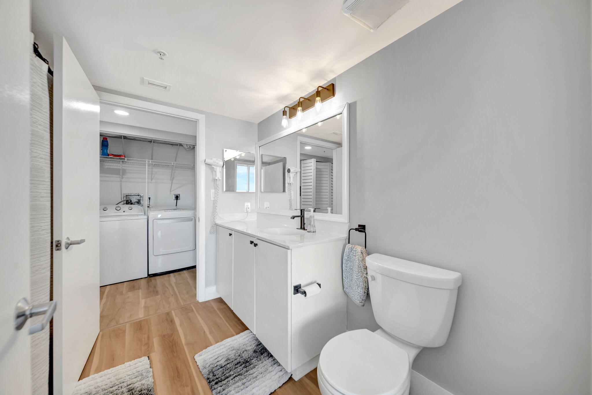 TIDES AT BRIDGESIDE SQUARE - Residential