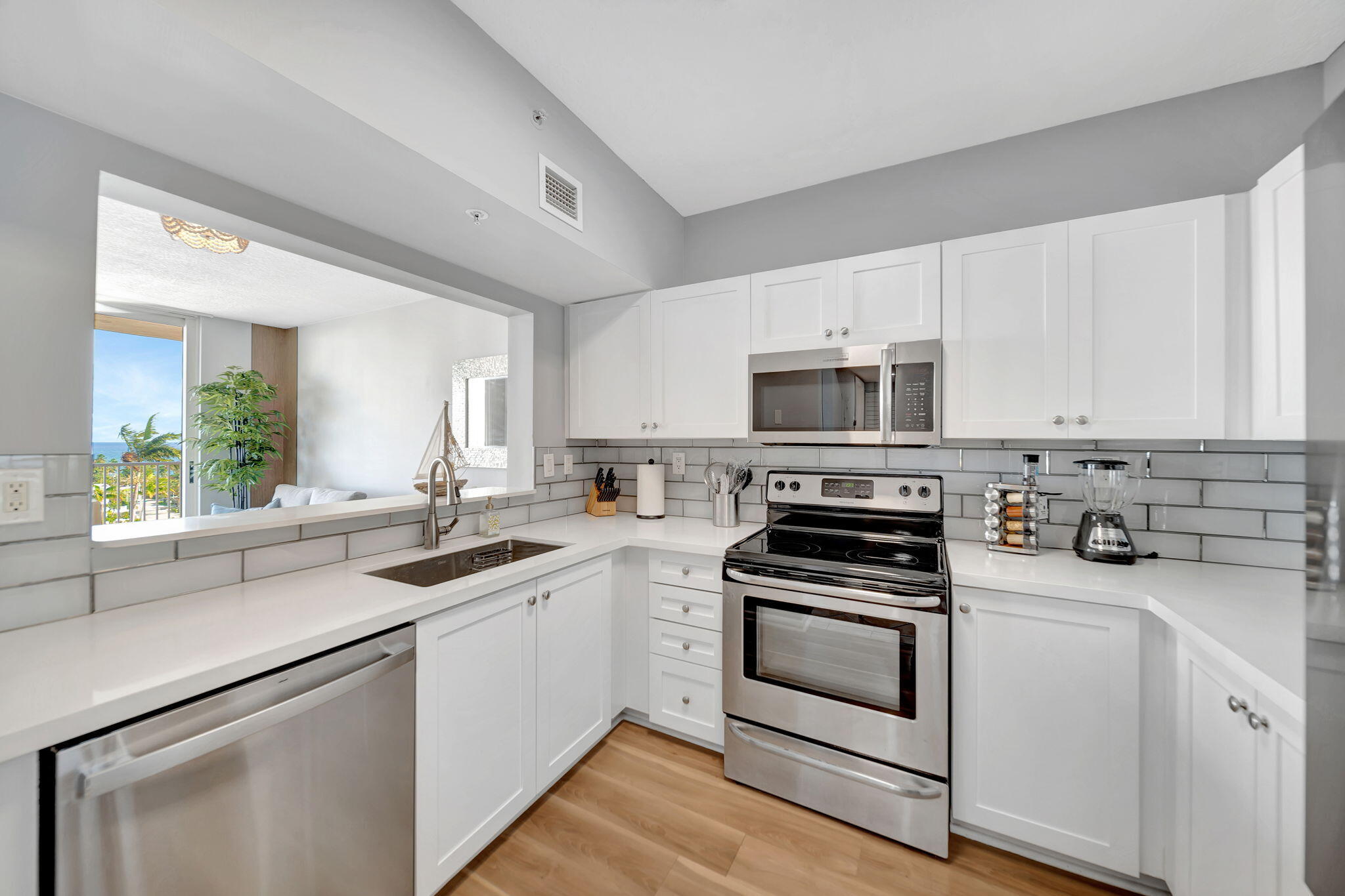 TIDES AT BRIDGESIDE SQUARE - Residential