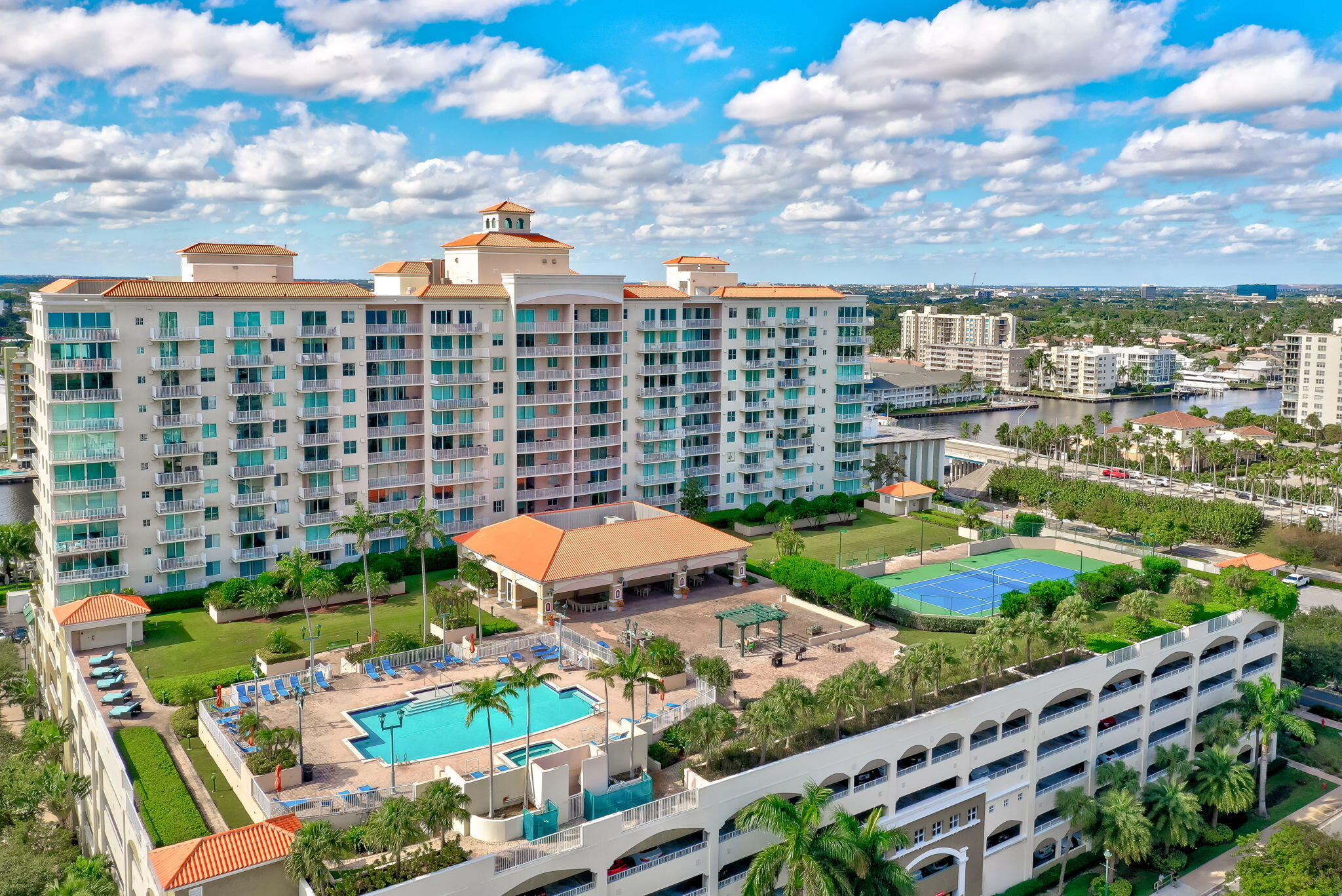 TIDES AT BRIDGESIDE SQUARE - Residential