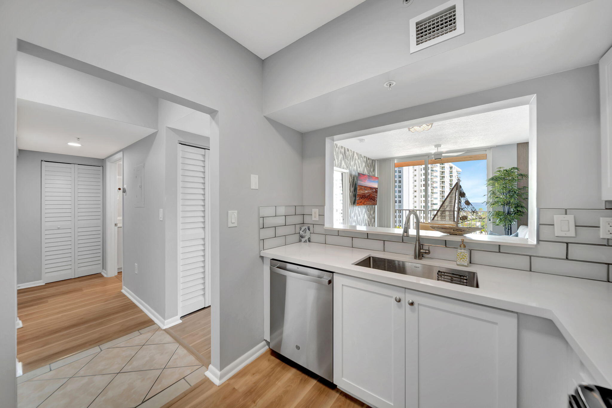 TIDES AT BRIDGESIDE SQUARE - Residential